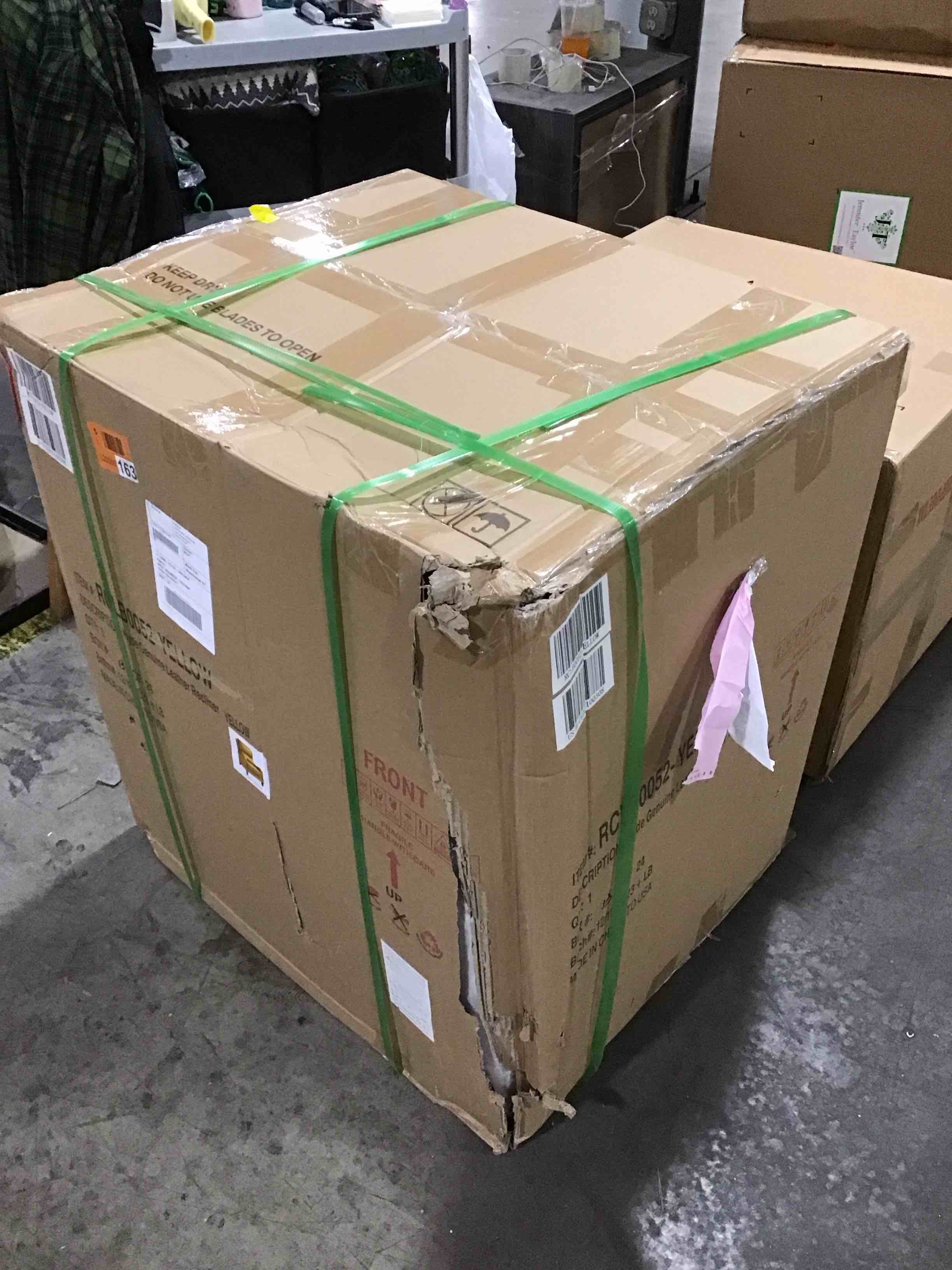 https://s3.amazonaws.com/lotting-images-prod/bidfta/RED5097376_1708618387709.jpeg