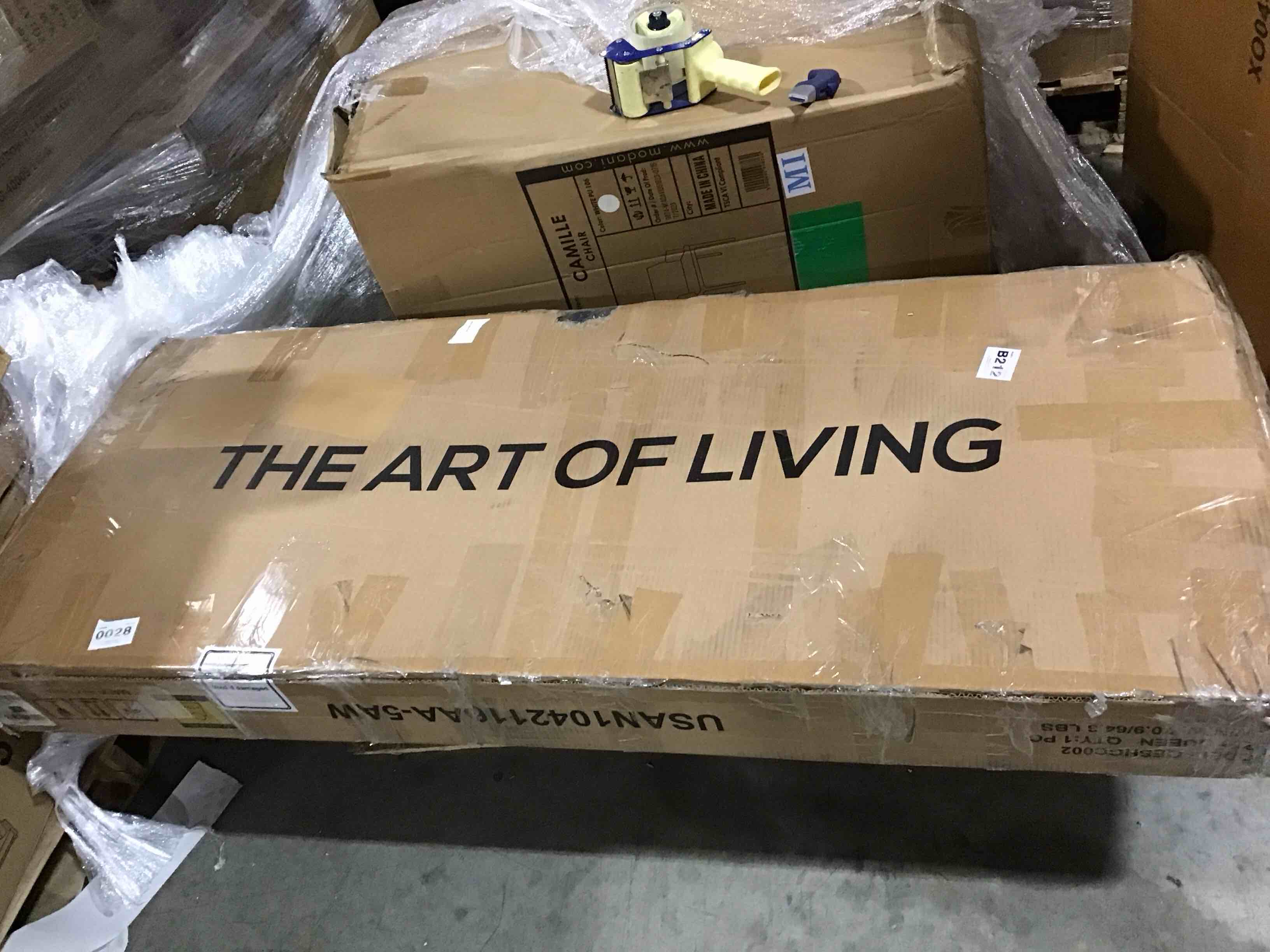 https://s3.amazonaws.com/lotting-images-prod/bidfta/RED5098269_1706717383593.jpeg