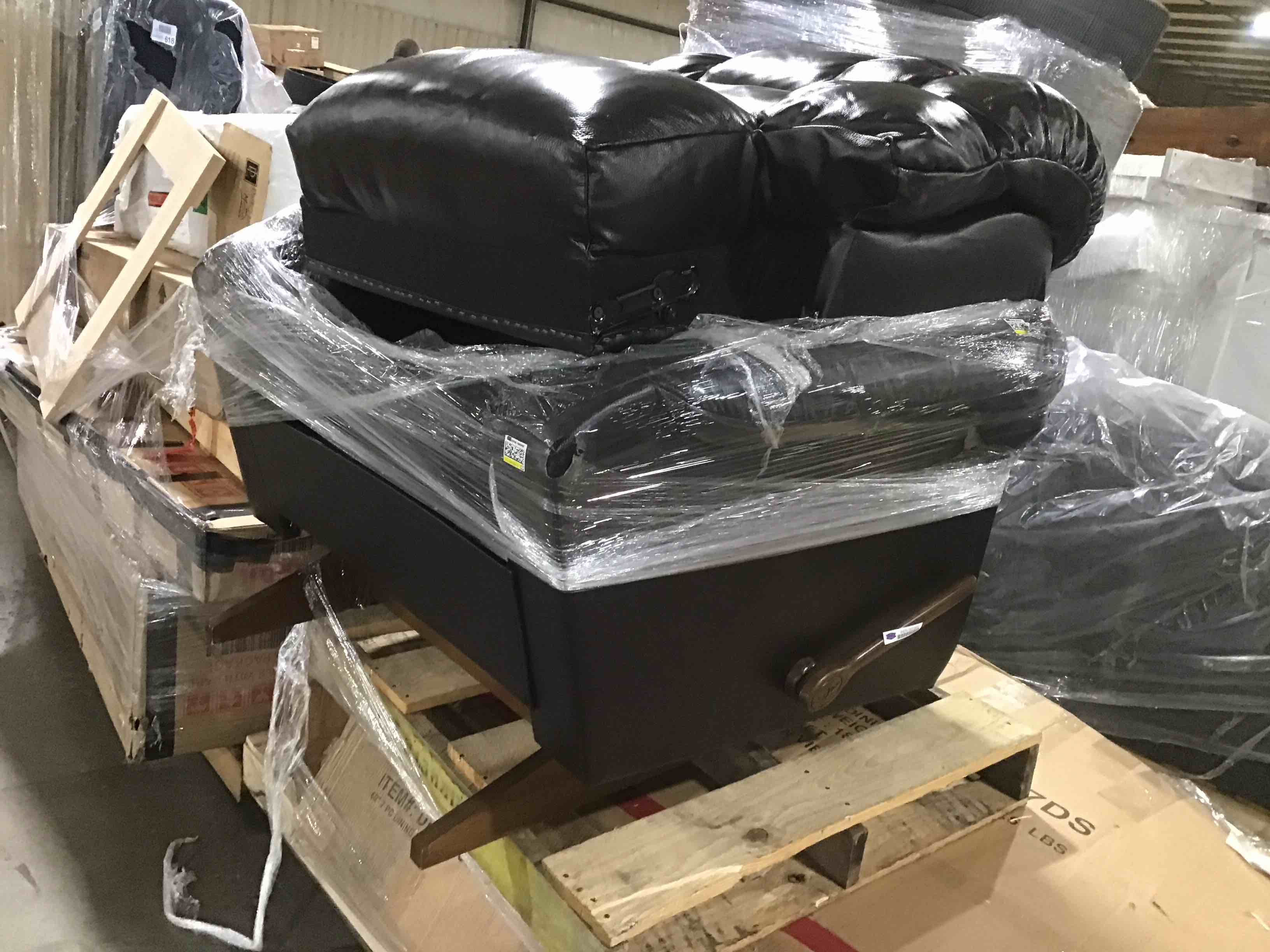 https://s3.amazonaws.com/lotting-images-prod/bidfta/RED5098465_1706804037392.jpeg