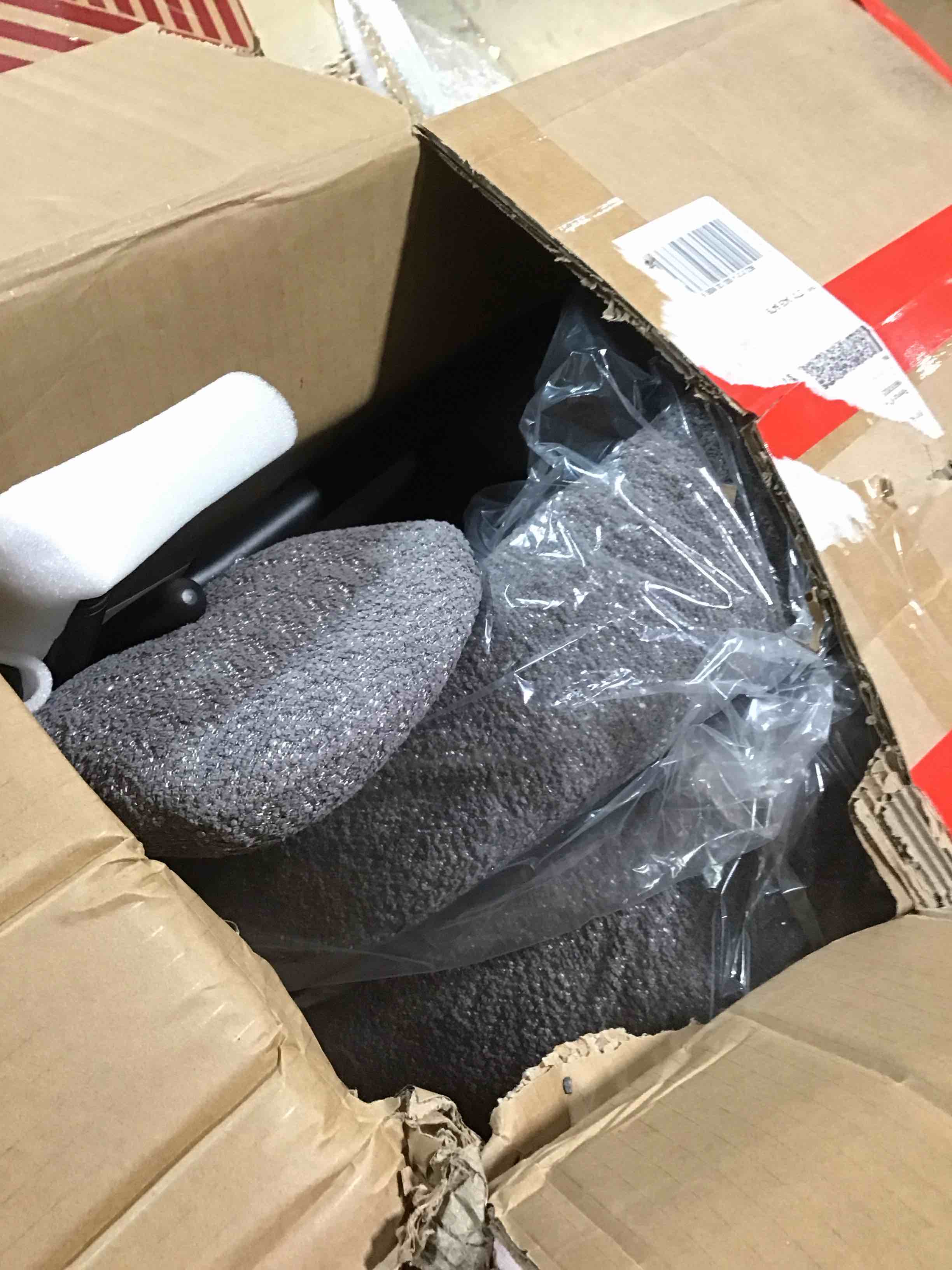 https://s3.amazonaws.com/lotting-images-prod/bidfta/RED5098738_1707149500048.jpeg