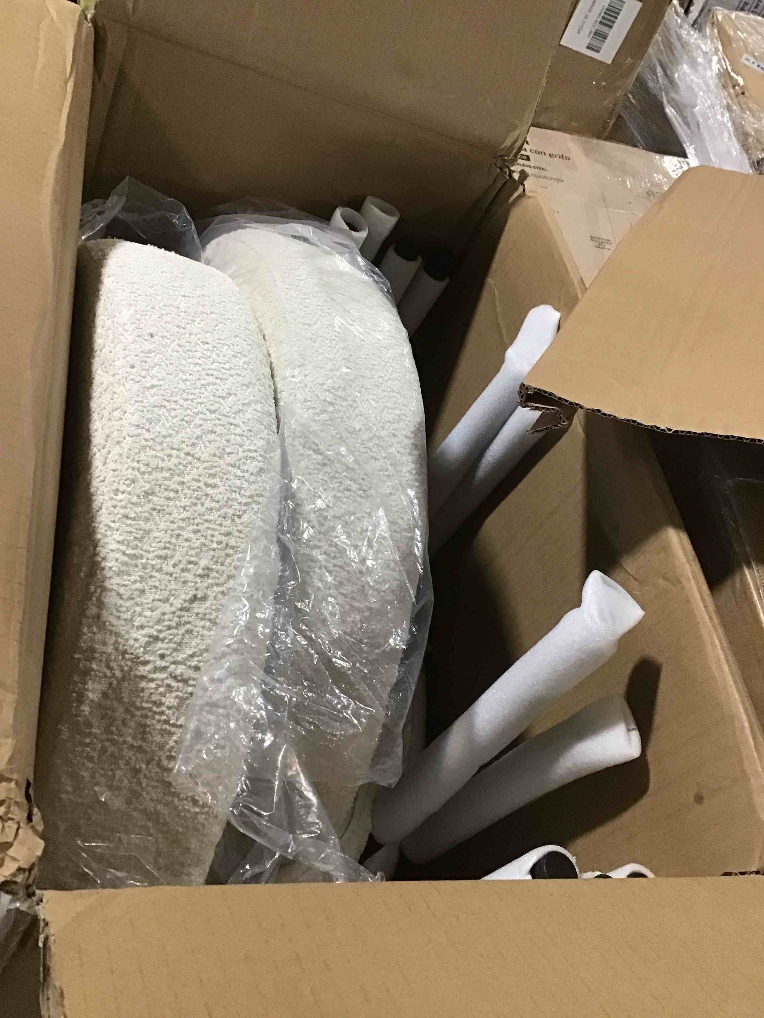 https://s3.amazonaws.com/lotting-images-prod/bidfta/RED5098894_1707230397892.jpeg