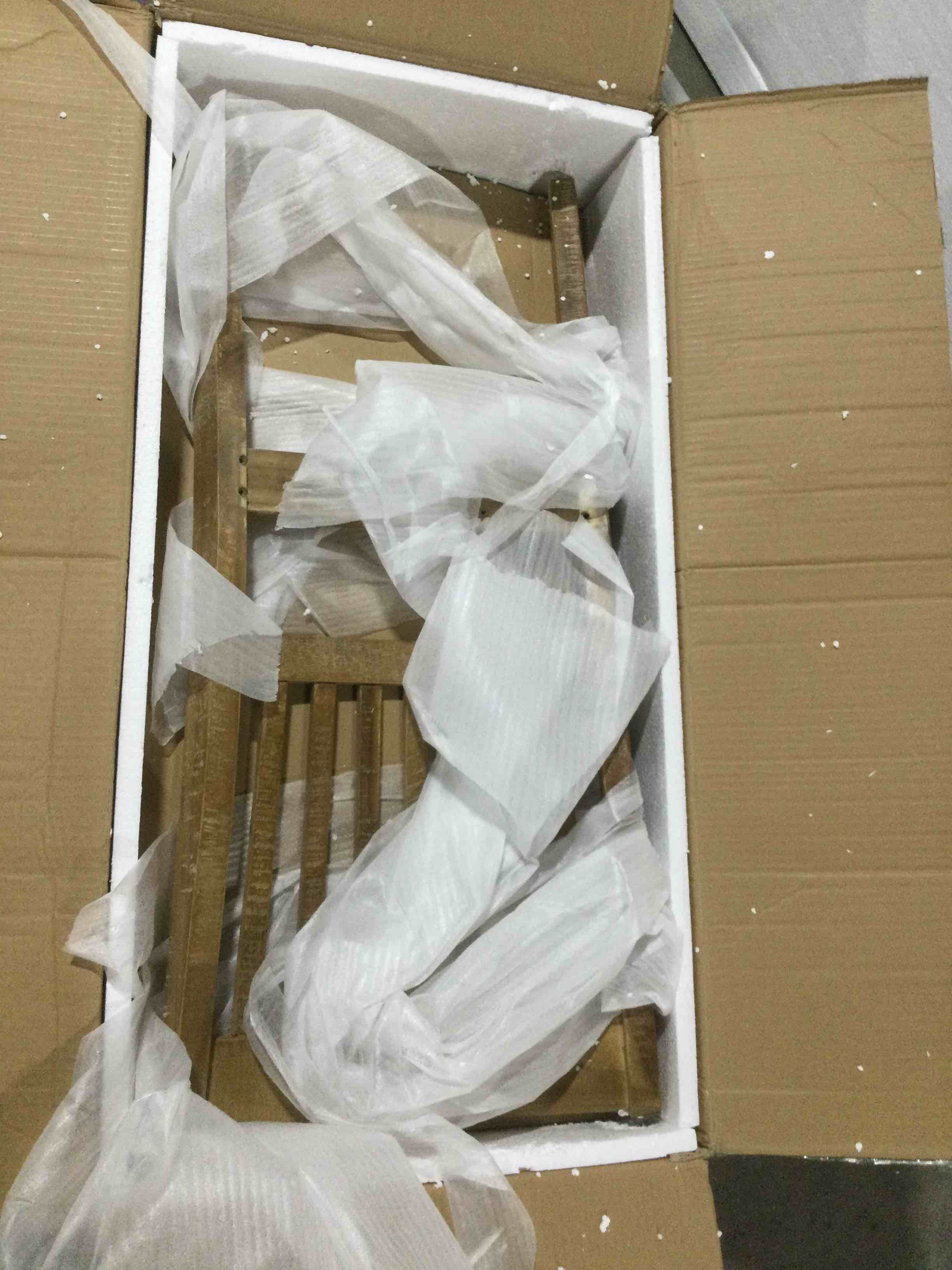 https://s3.amazonaws.com/lotting-images-prod/bidfta/RED5099569_1708011496366.jpeg