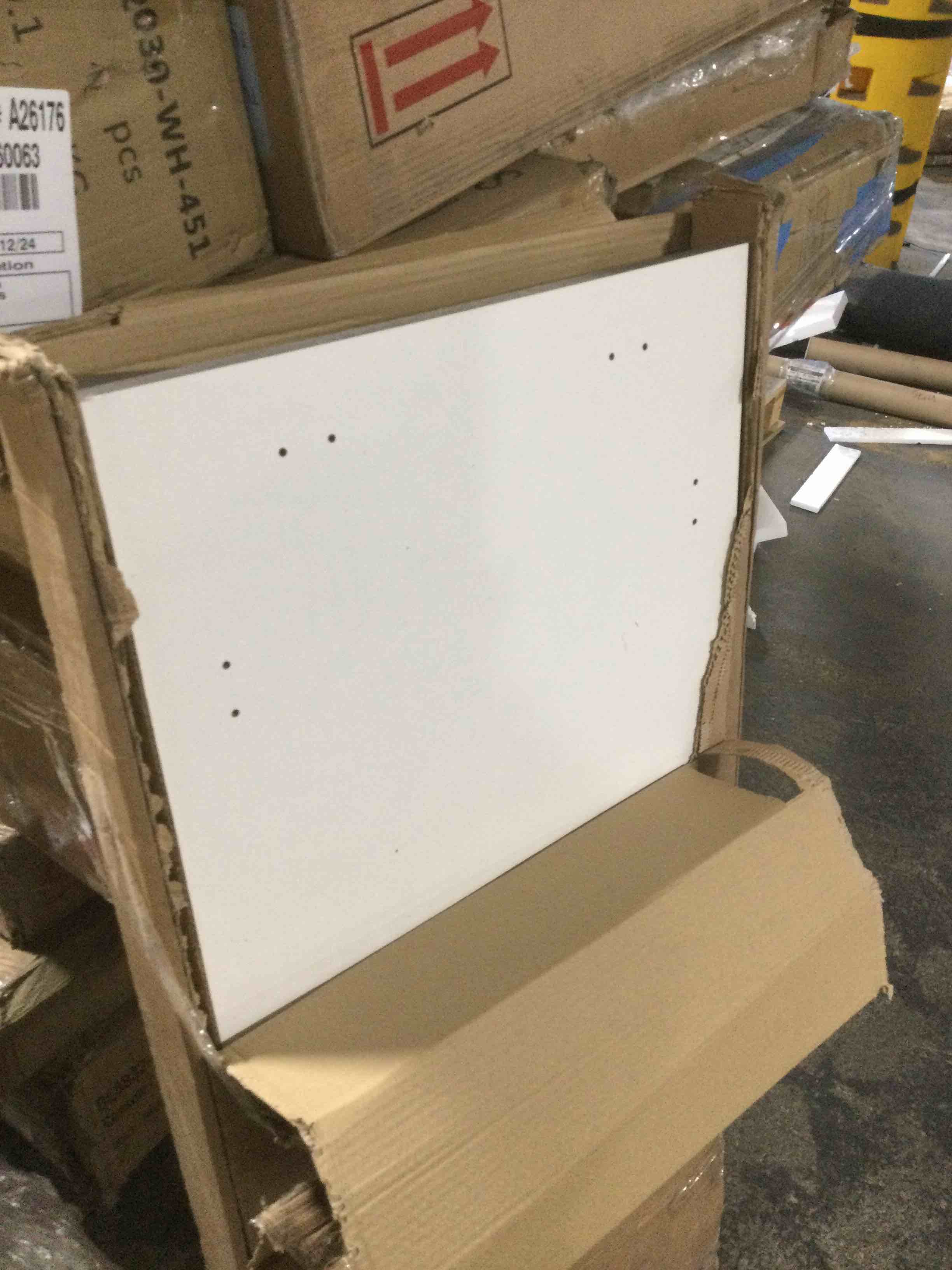 https://s3.amazonaws.com/lotting-images-prod/bidfta/RED5099764_1708709819031.jpeg
