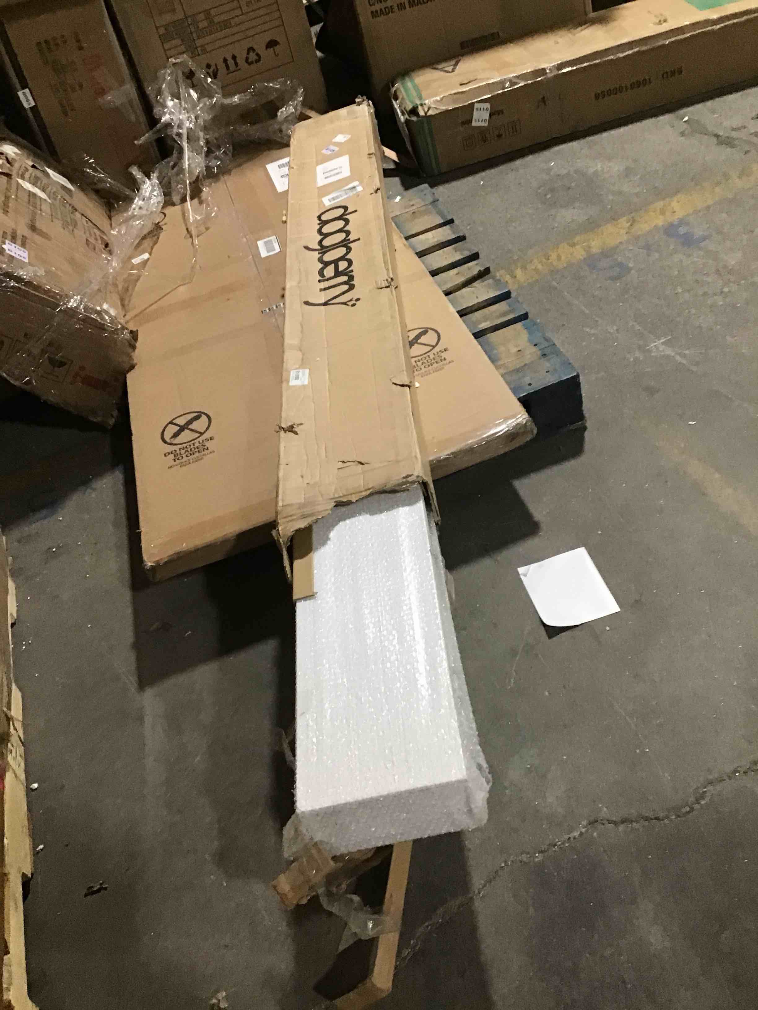 https://s3.amazonaws.com/lotting-images-prod/bidfta/RED5099918_1709143598942.jpeg