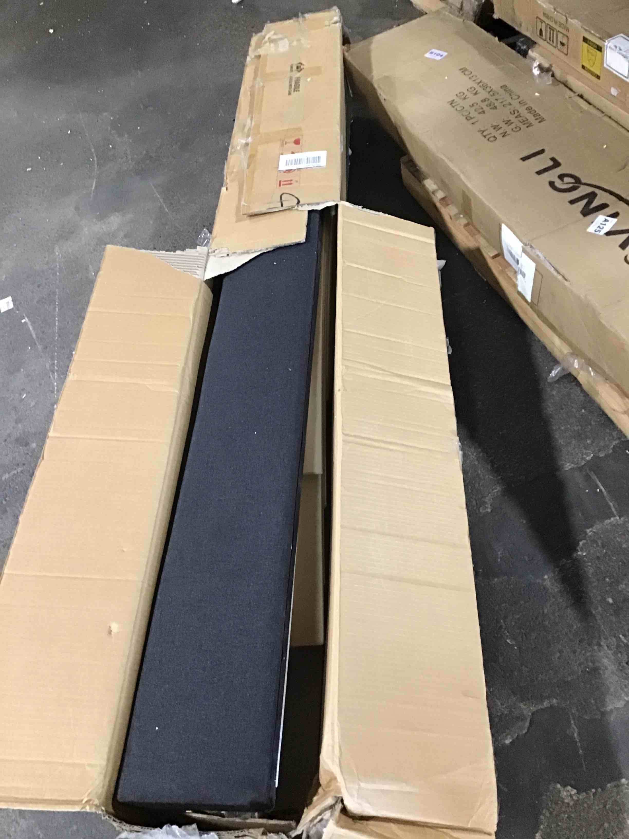 https://s3.amazonaws.com/lotting-images-prod/bidfta/RED5100362_1710343920643.jpeg