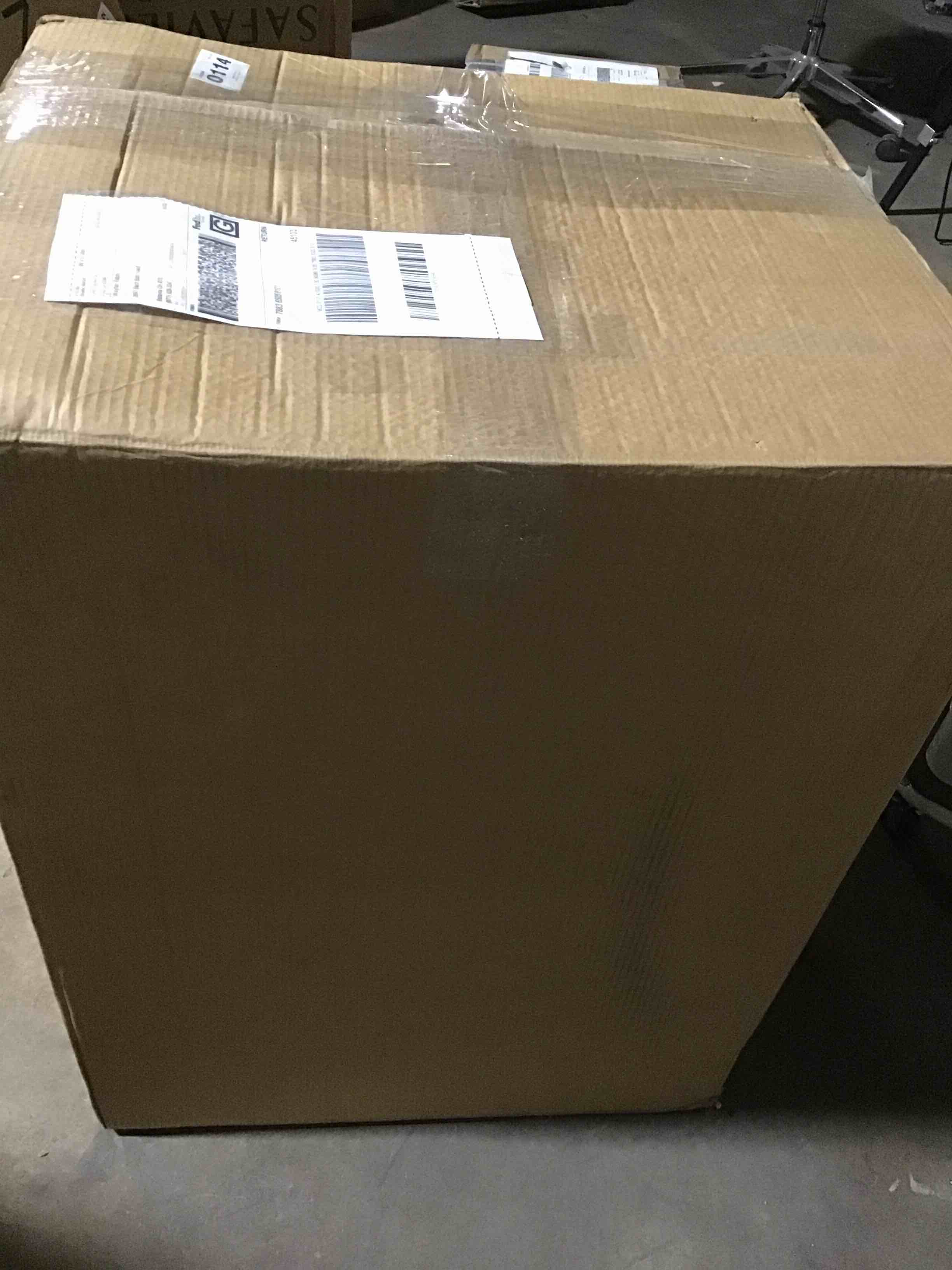 https://s3.amazonaws.com/lotting-images-prod/bidfta/RED5100456_1705933492539.jpeg