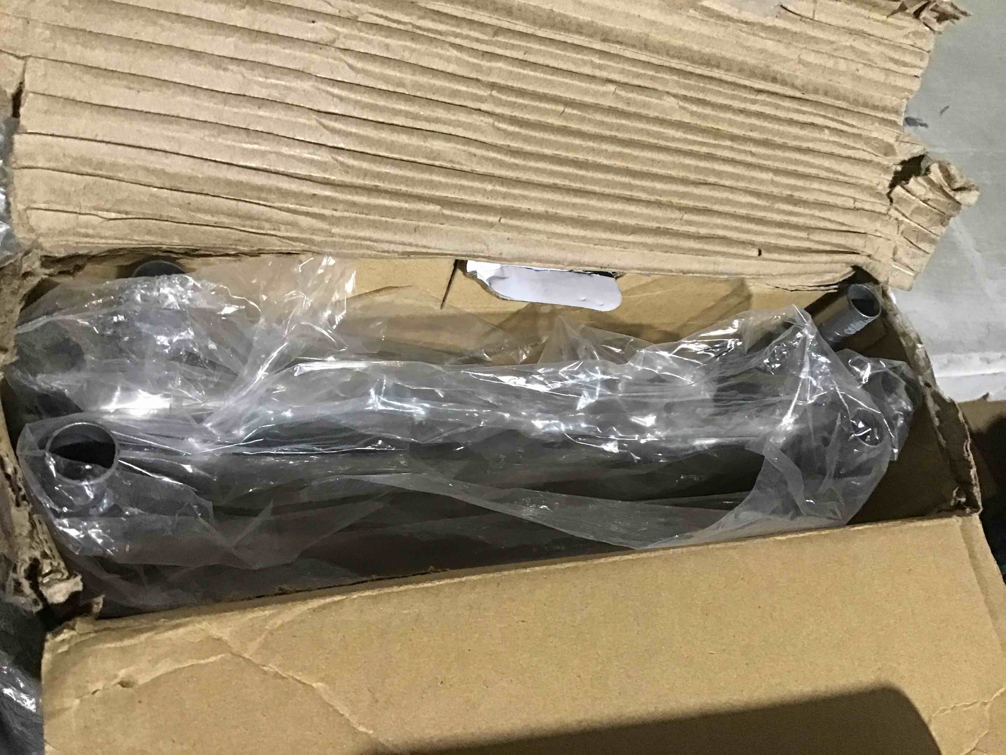 https://s3.amazonaws.com/lotting-images-prod/bidfta/RED5100478_1705939537401.jpeg