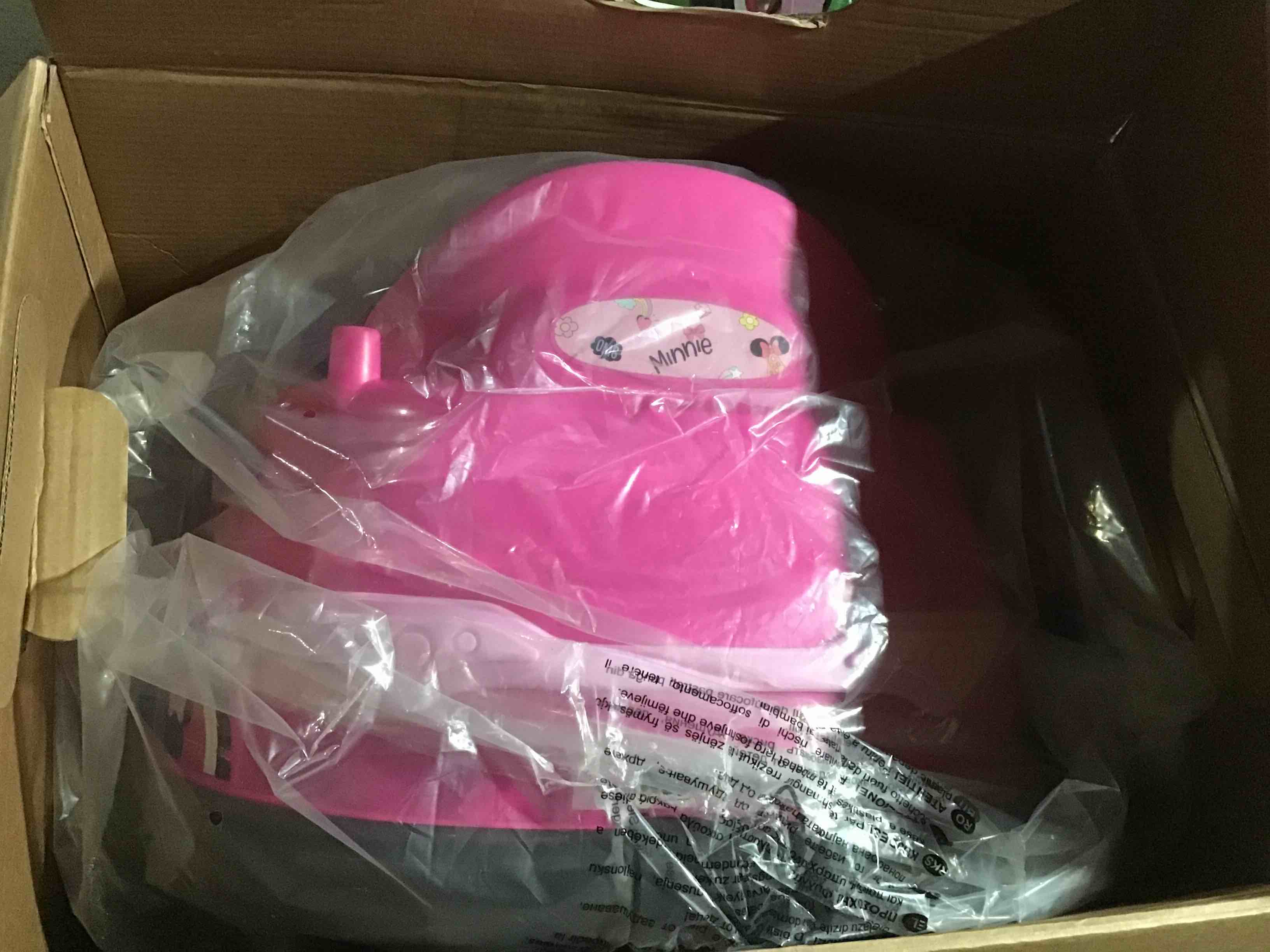 https://s3.amazonaws.com/lotting-images-prod/bidfta/RED5100533_1706028112553.jpeg