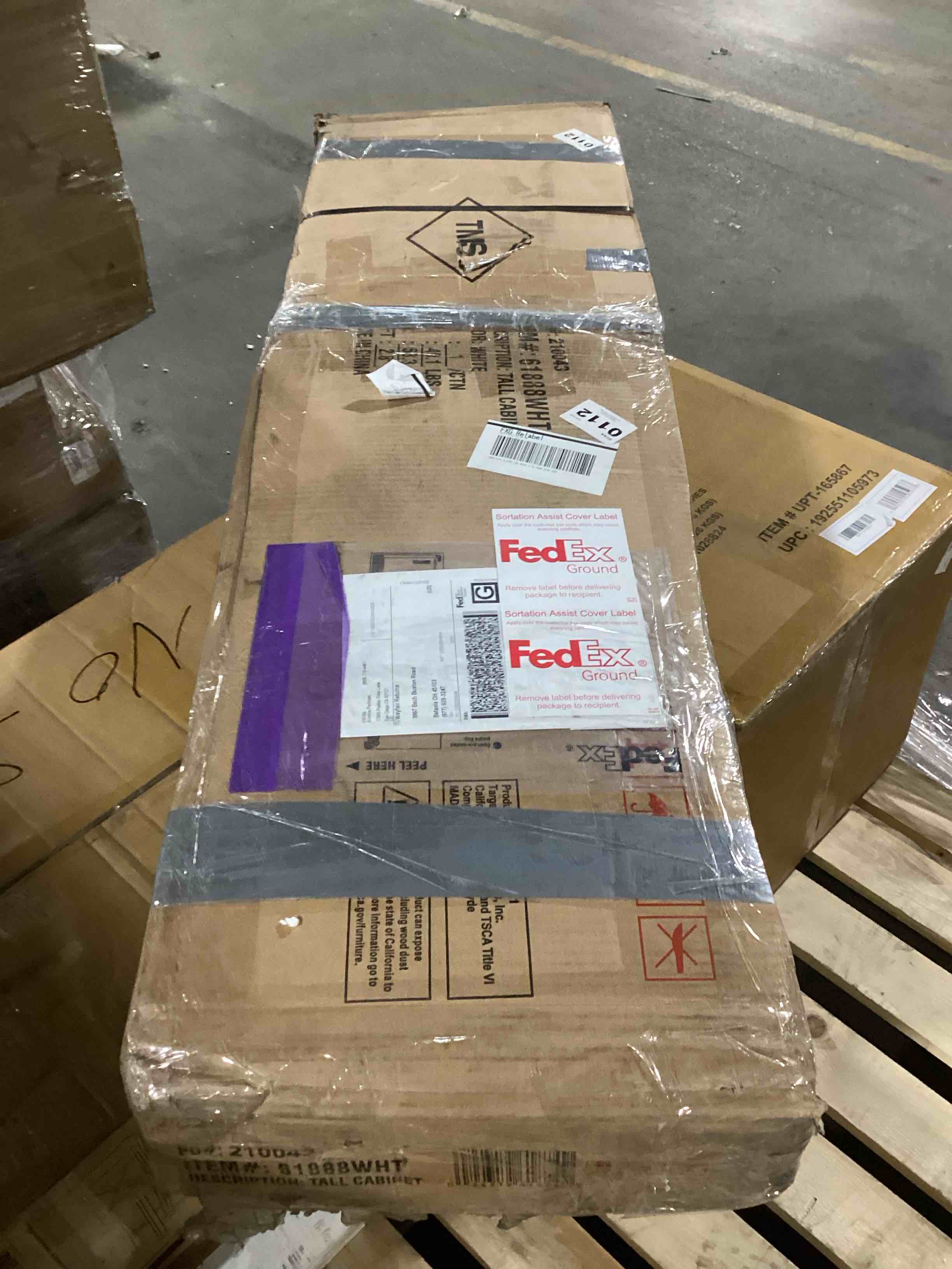 https://s3.amazonaws.com/lotting-images-prod/bidfta/RED5102214_1704911946344.jpeg