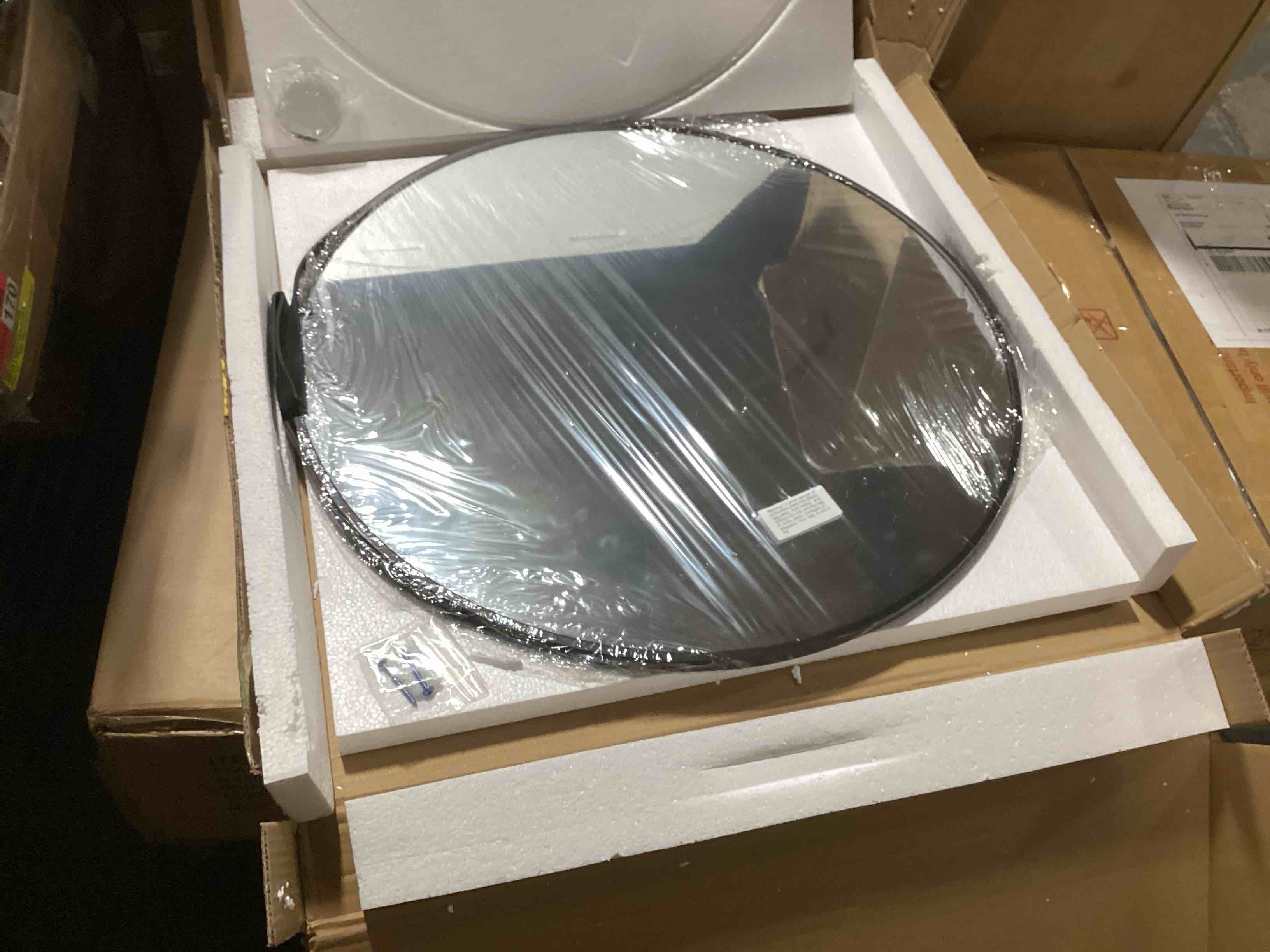 https://s3.amazonaws.com/lotting-images-prod/bidfta/RED5103151_1707227075469.jpeg