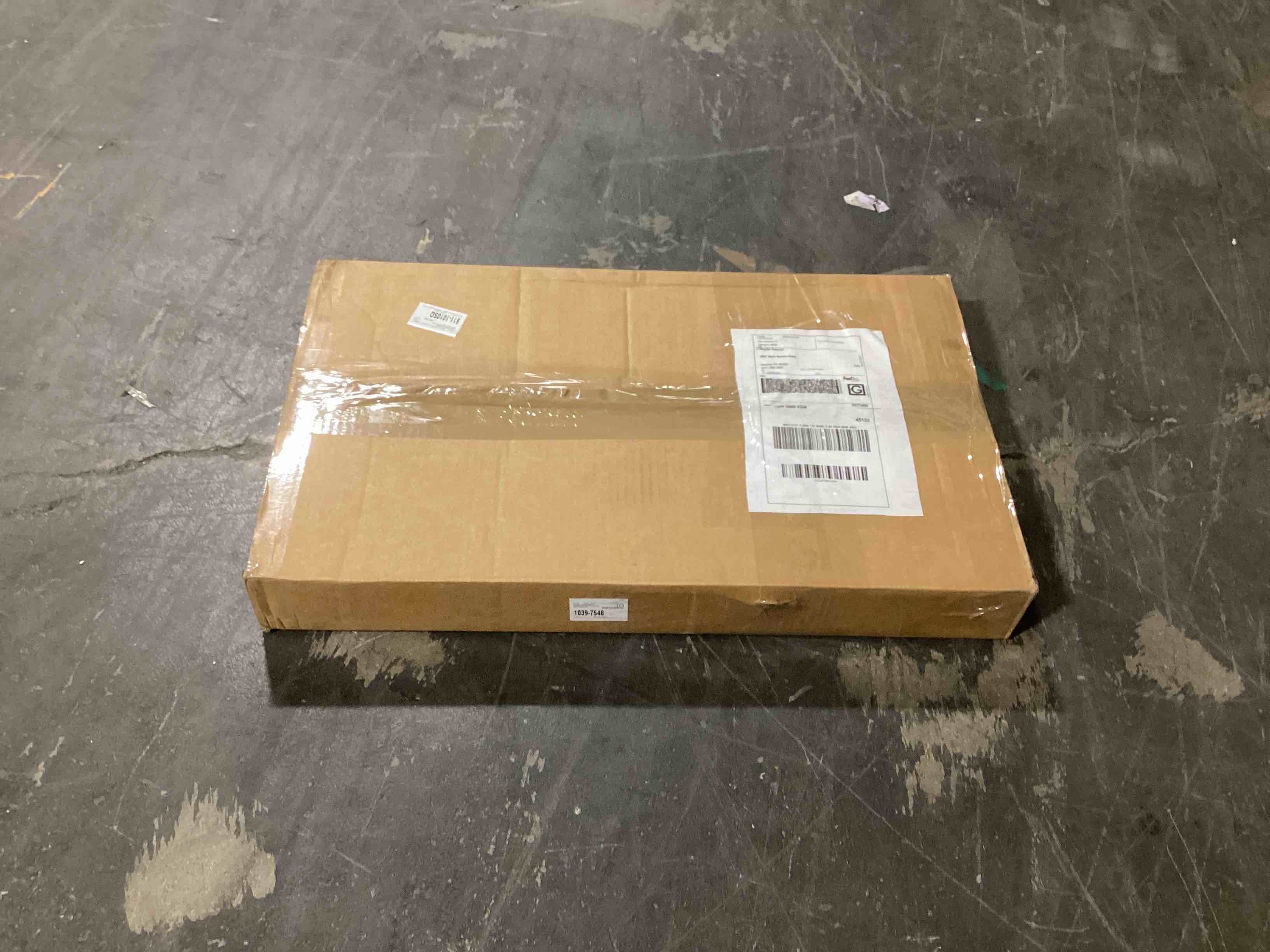 https://s3.amazonaws.com/lotting-images-prod/bidfta/RED5103300_1707410533013.jpeg