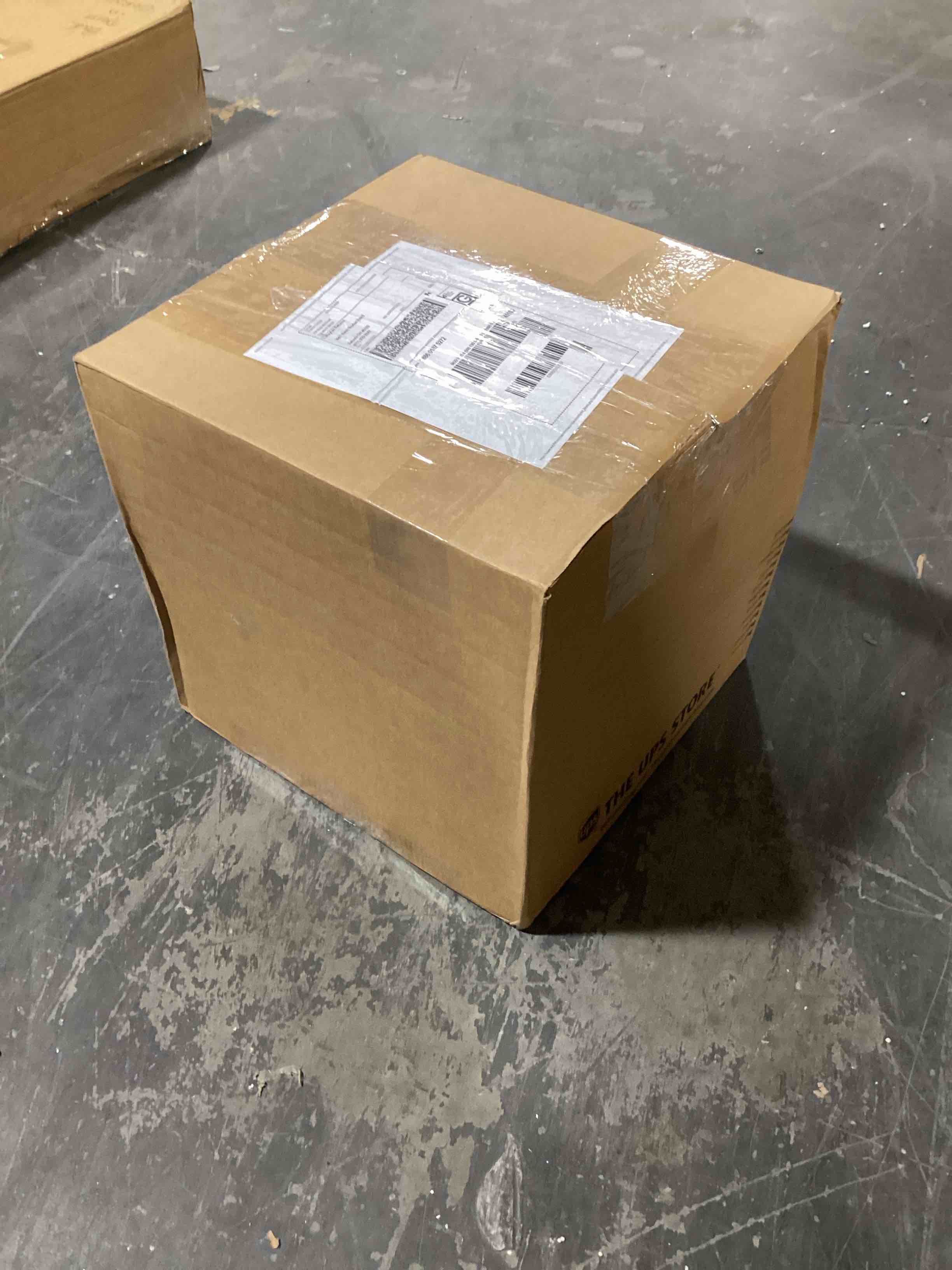 https://s3.amazonaws.com/lotting-images-prod/bidfta/RED5103326_1707425933936.jpeg