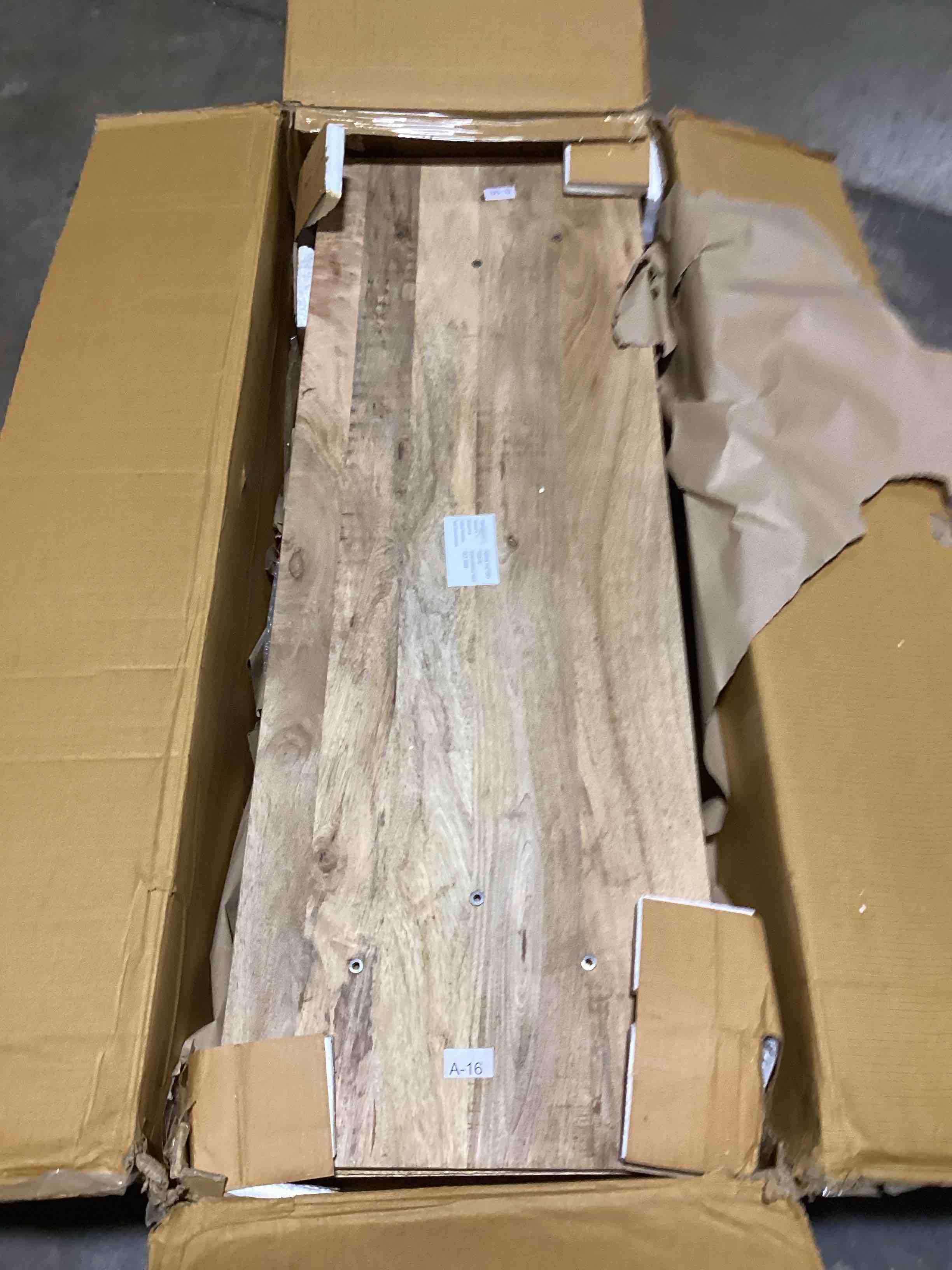 https://s3.amazonaws.com/lotting-images-prod/bidfta/RED5103432_1707746145301.jpeg