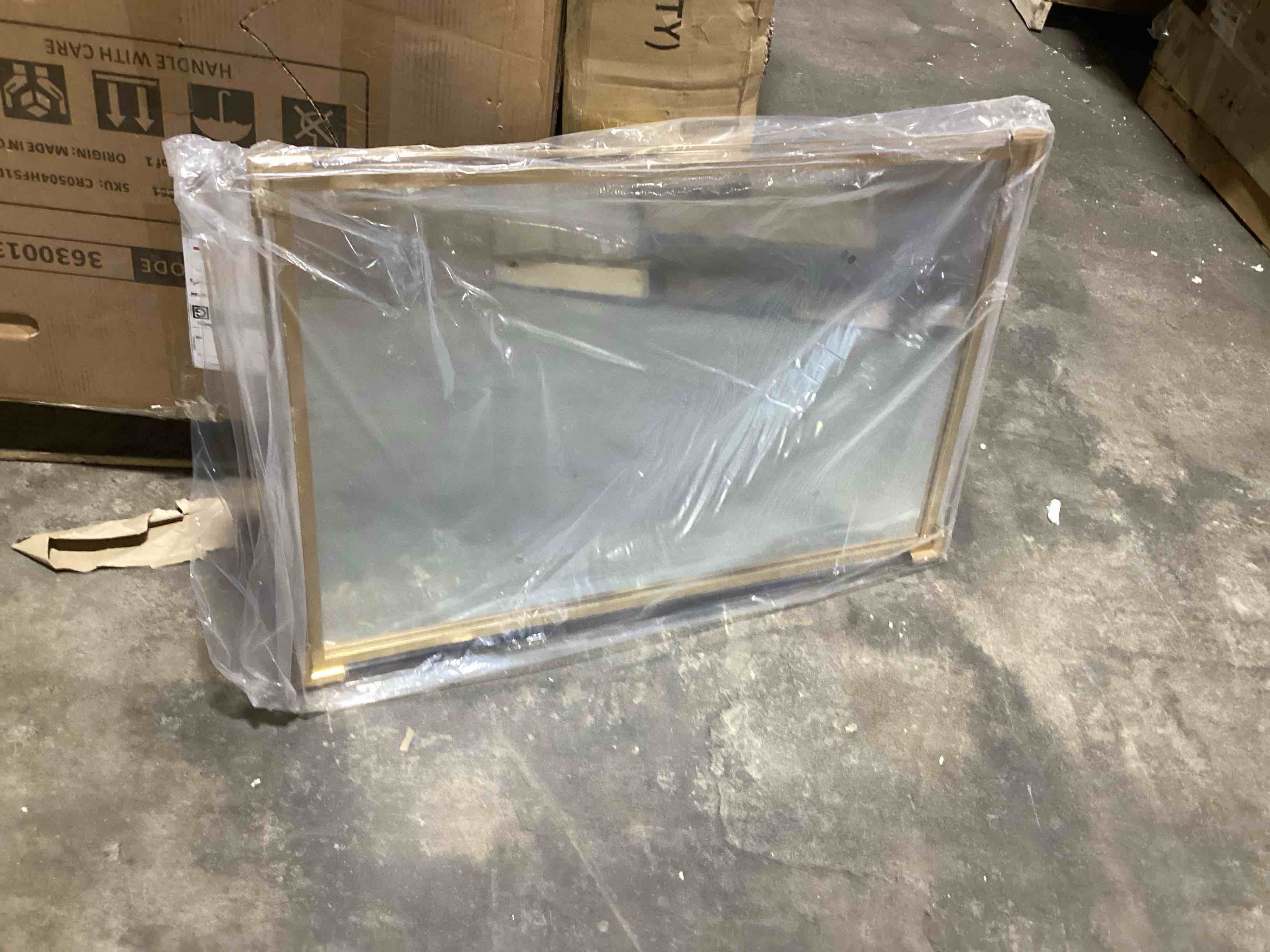 https://s3.amazonaws.com/lotting-images-prod/bidfta/RED5103433_1707746477292.jpeg