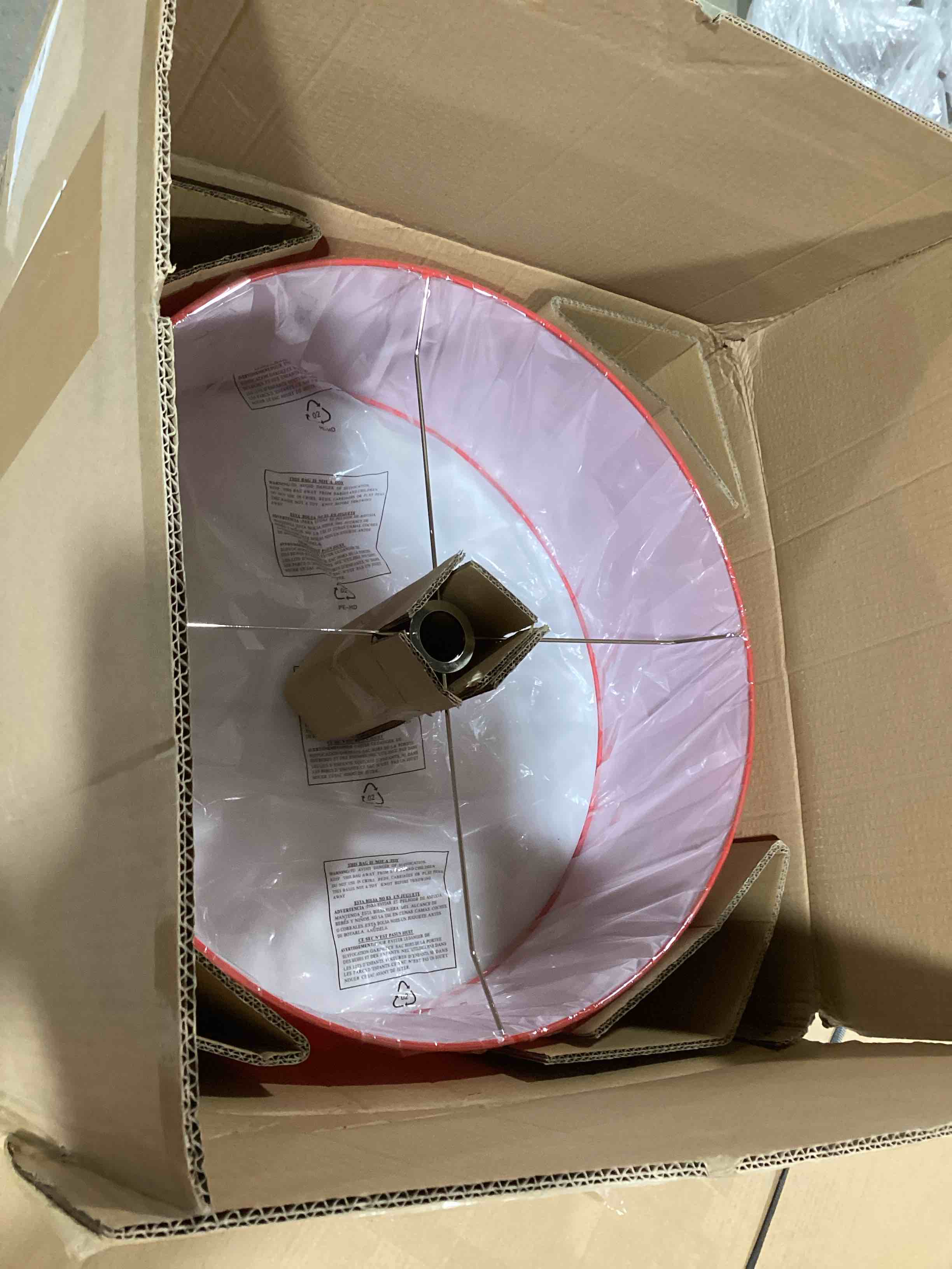 https://s3.amazonaws.com/lotting-images-prod/bidfta/RED5103669_1704310214833.jpeg