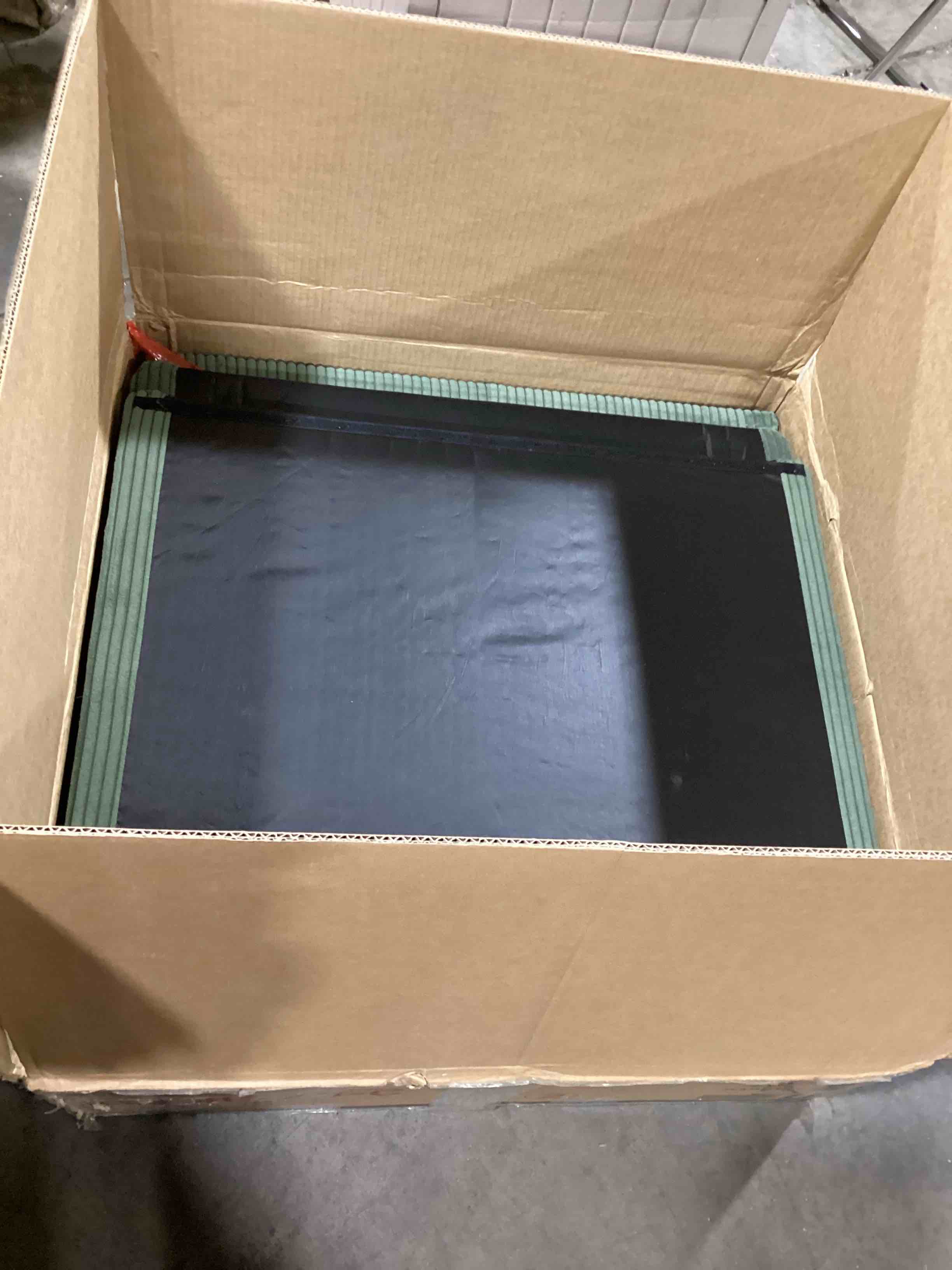 https://s3.amazonaws.com/lotting-images-prod/bidfta/RED5103707_1704375463767.jpeg