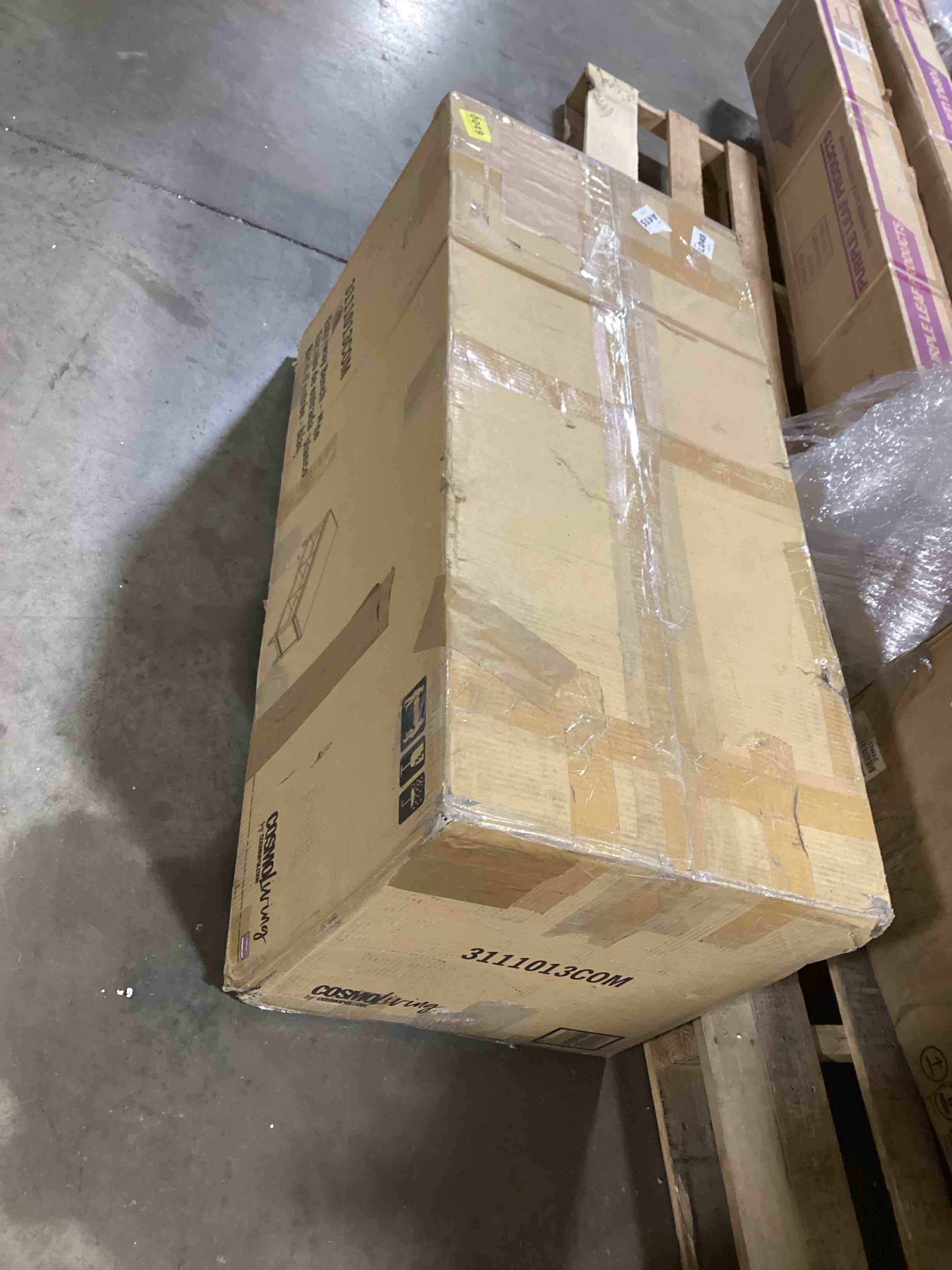 https://s3.amazonaws.com/lotting-images-prod/bidfta/RED5104015_1704894828256.jpeg