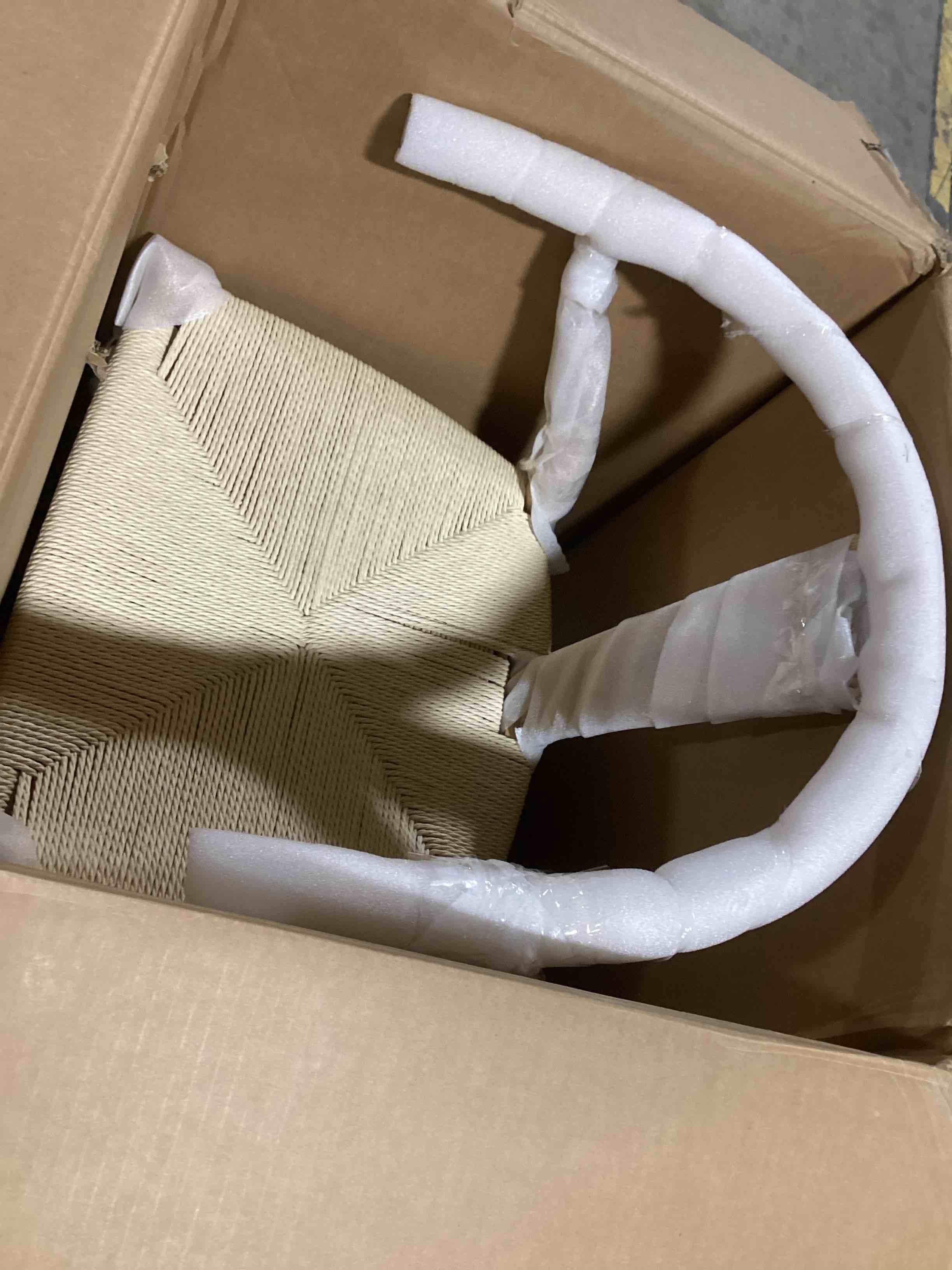 https://s3.amazonaws.com/lotting-images-prod/bidfta/RED5104079_1704912590687.jpeg