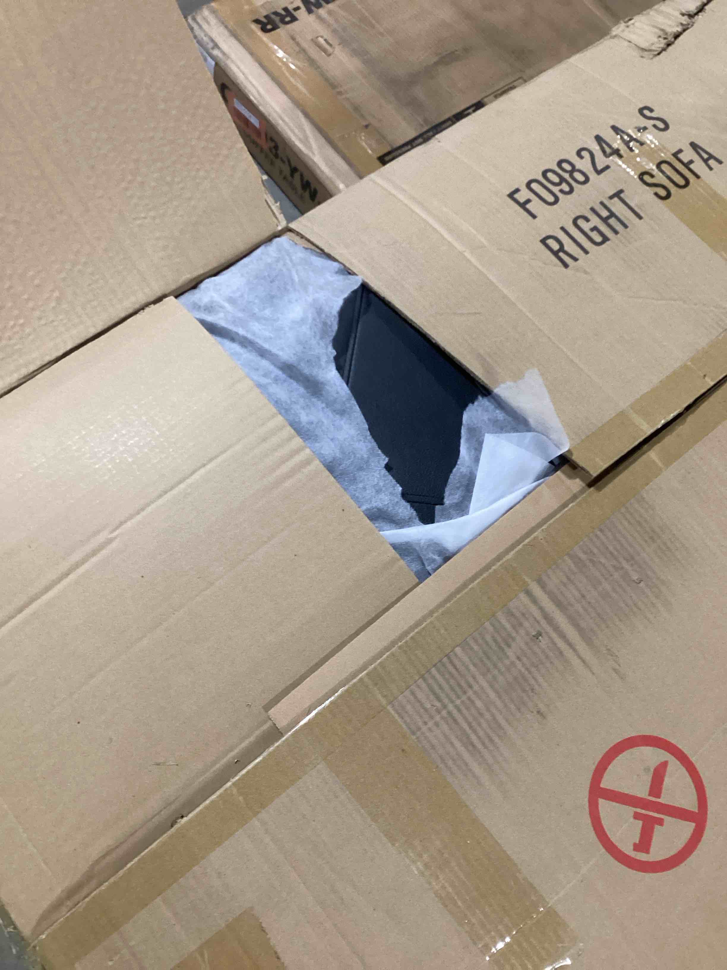 https://s3.amazonaws.com/lotting-images-prod/bidfta/RED5104105_1704919481581.jpeg