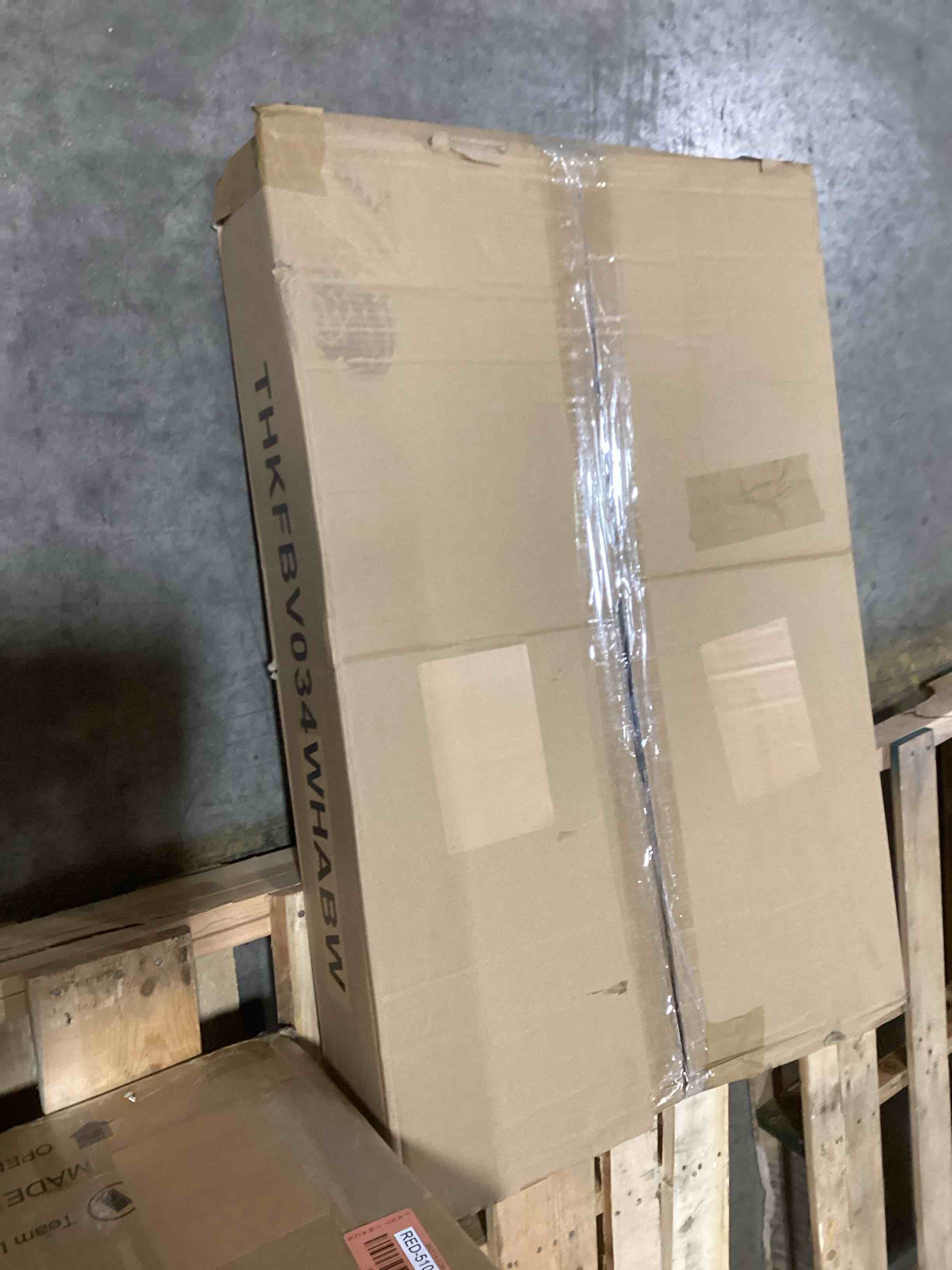 https://s3.amazonaws.com/lotting-images-prod/bidfta/RED5104490_1705436035854.jpeg