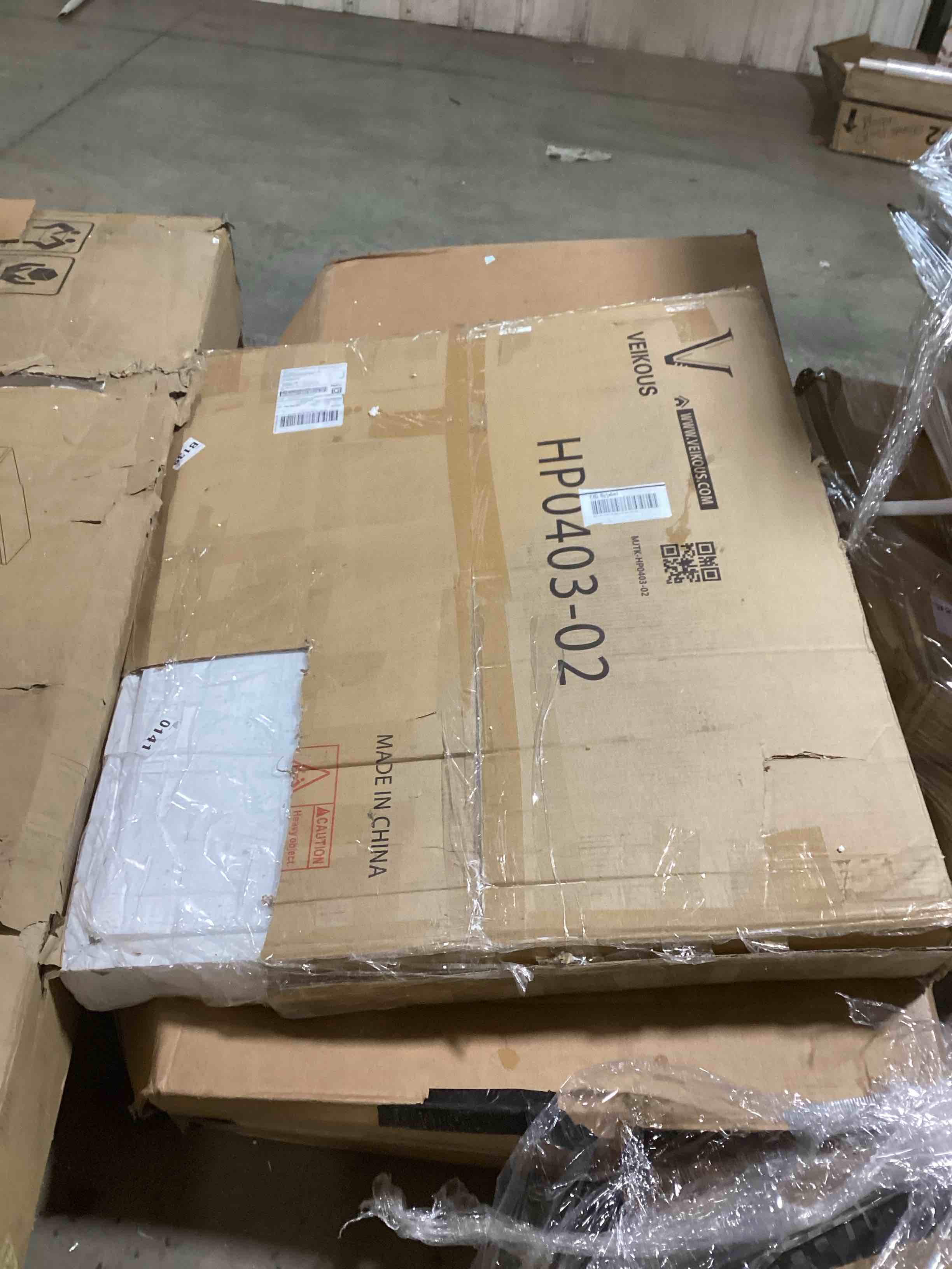 https://s3.amazonaws.com/lotting-images-prod/bidfta/RED5104774_1706023656603.jpeg