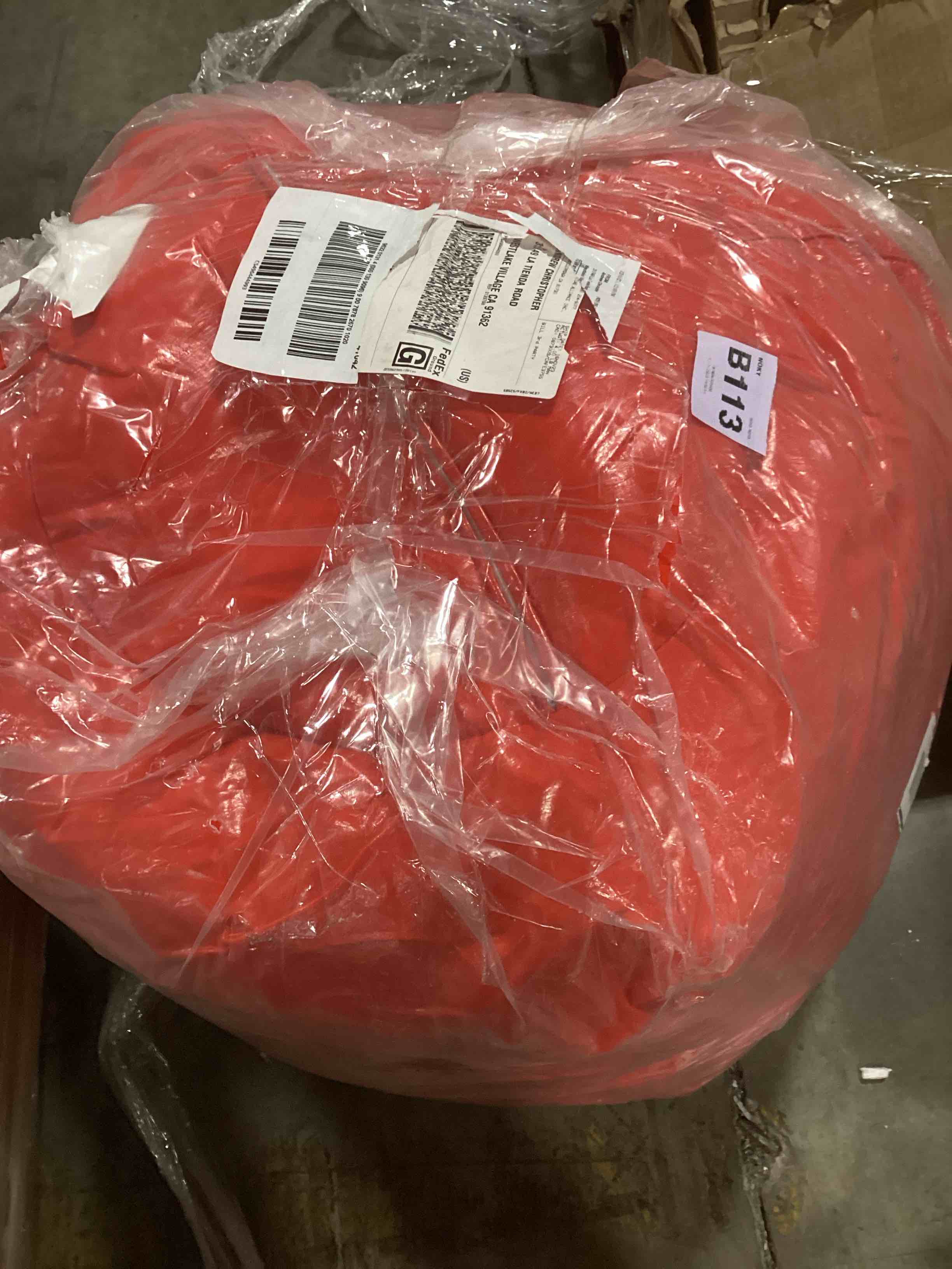 https://s3.amazonaws.com/lotting-images-prod/bidfta/RED5105003_1704210403503.jpeg
