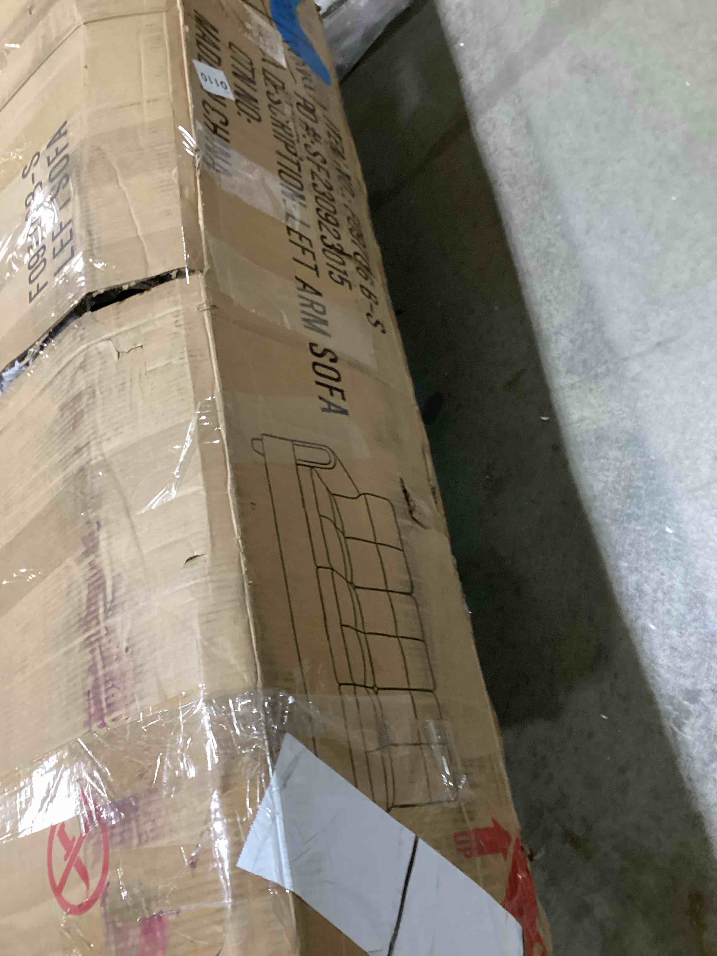 https://s3.amazonaws.com/lotting-images-prod/bidfta/RED5105333_1704999310577.jpeg