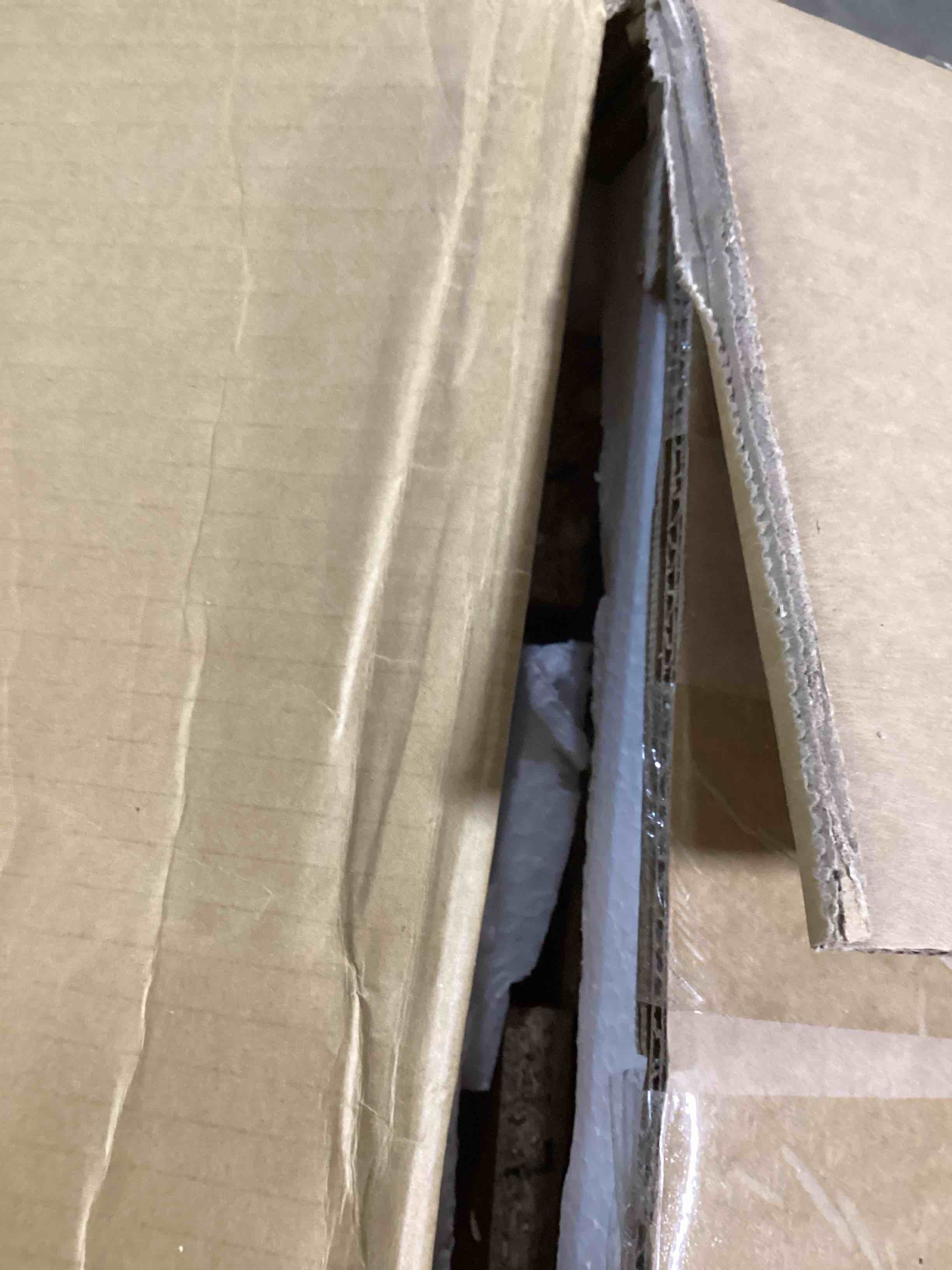 https://s3.amazonaws.com/lotting-images-prod/bidfta/RED5105341_1704990237411.jpeg