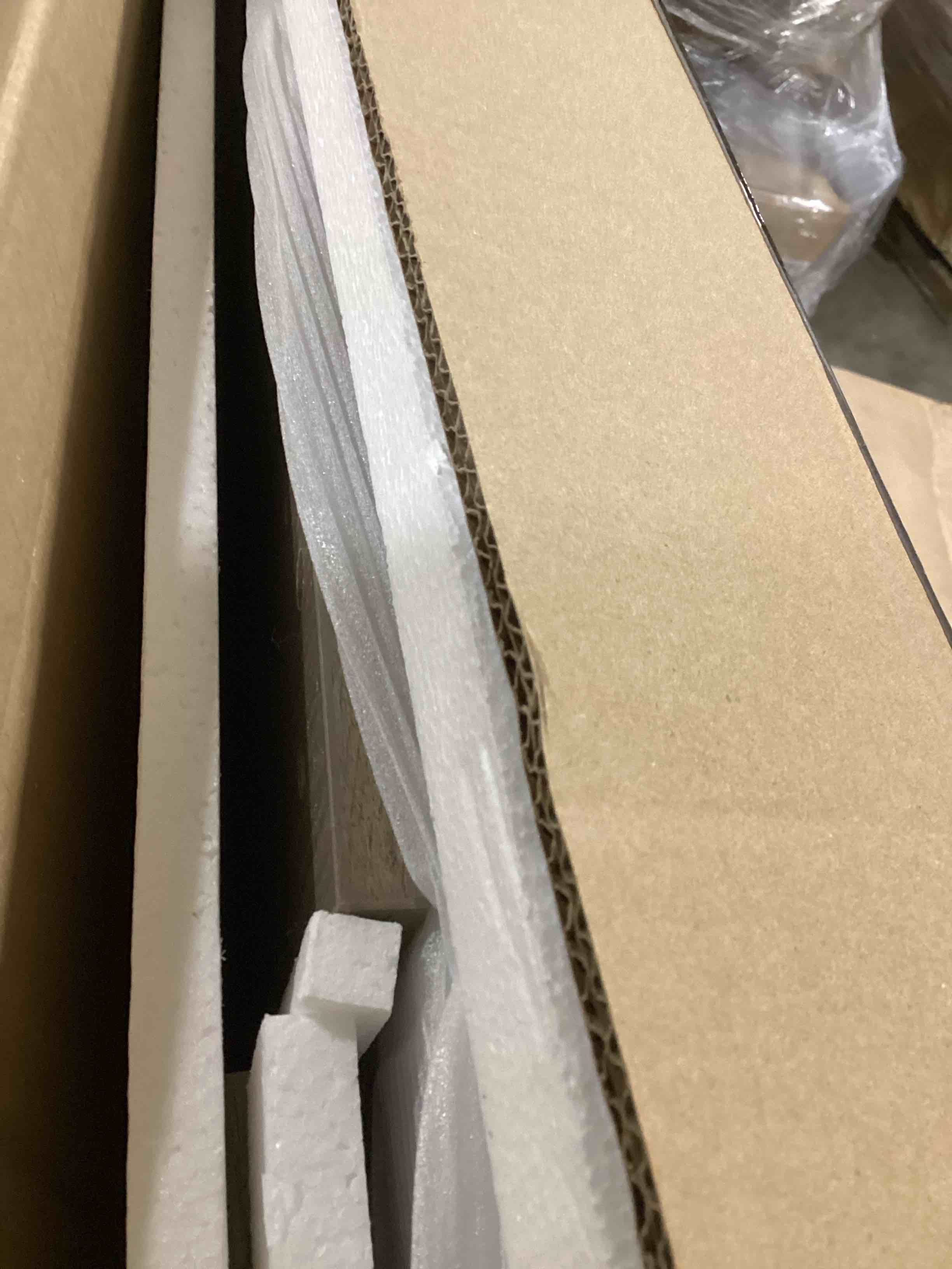https://s3.amazonaws.com/lotting-images-prod/bidfta/RED5105503_1705344520356.jpeg