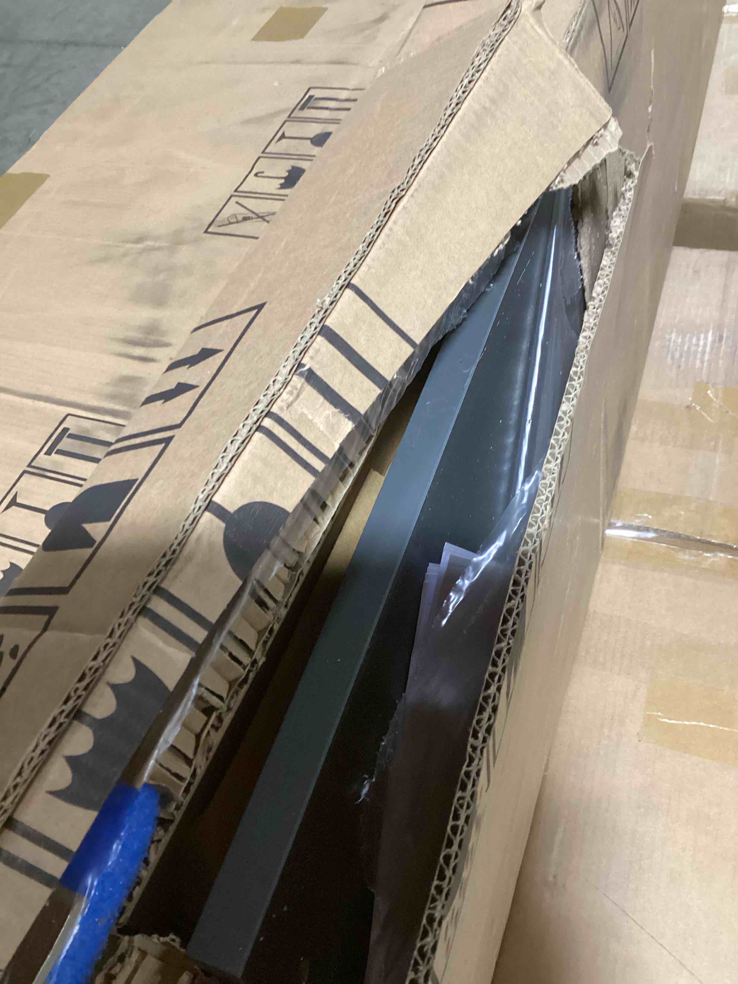 https://s3.amazonaws.com/lotting-images-prod/bidfta/RED5105968_1706013334551.jpeg