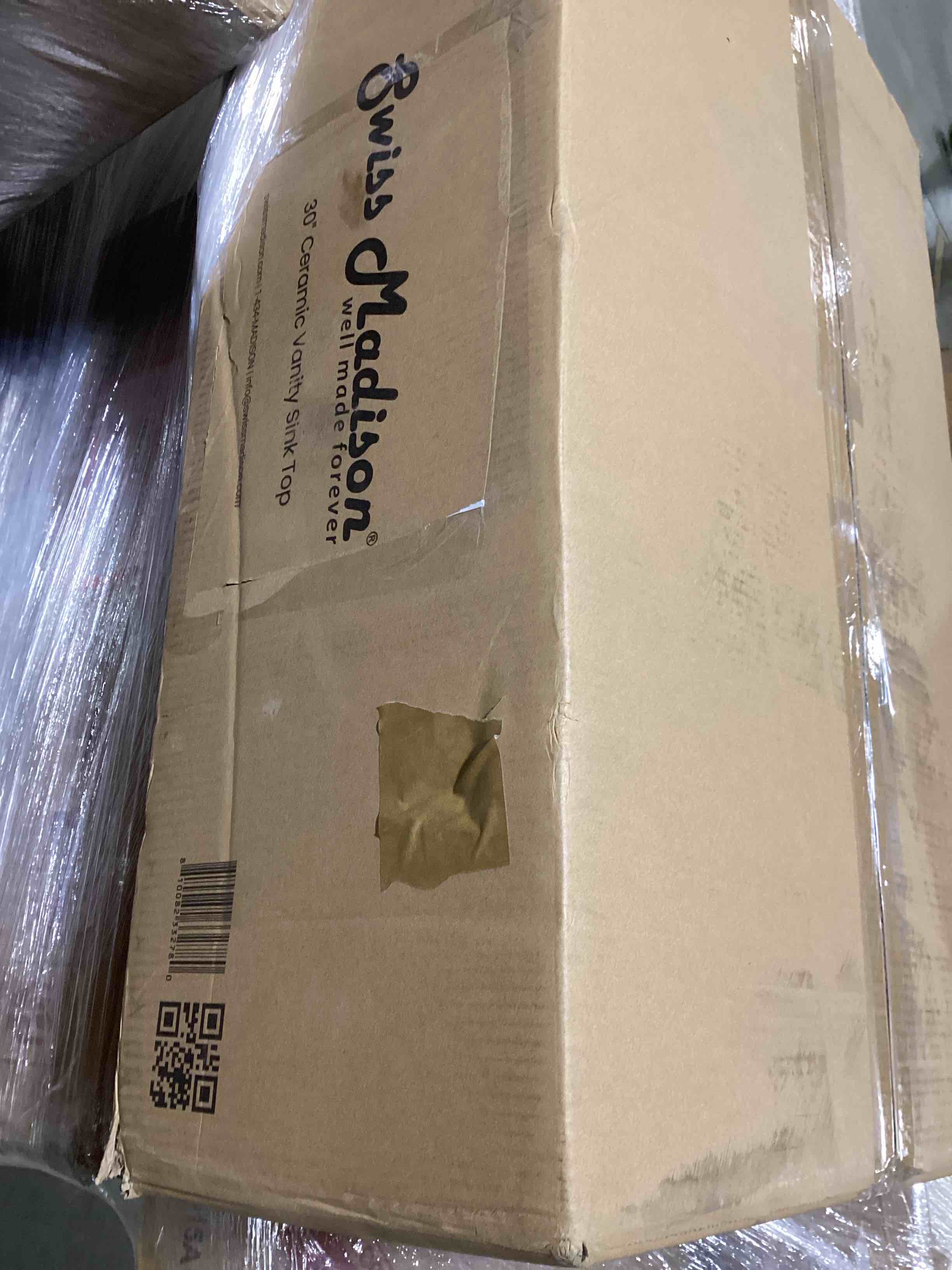 https://s3.amazonaws.com/lotting-images-prod/bidfta/RED5105998_1706021822928.jpeg