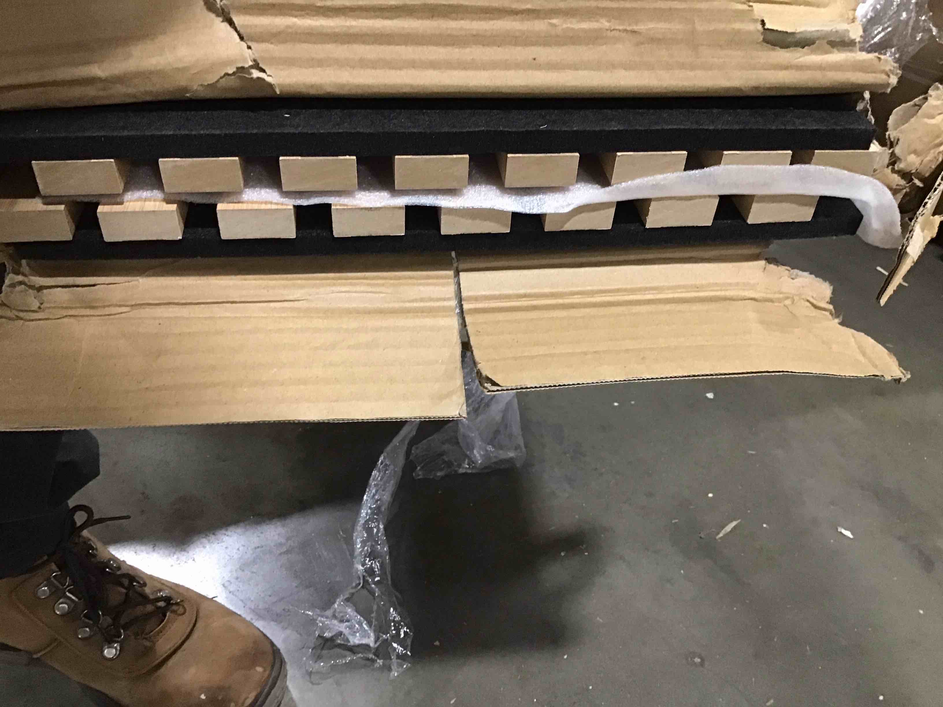 https://s3.amazonaws.com/lotting-images-prod/bidfta/RED5106624_1706896310654.jpeg