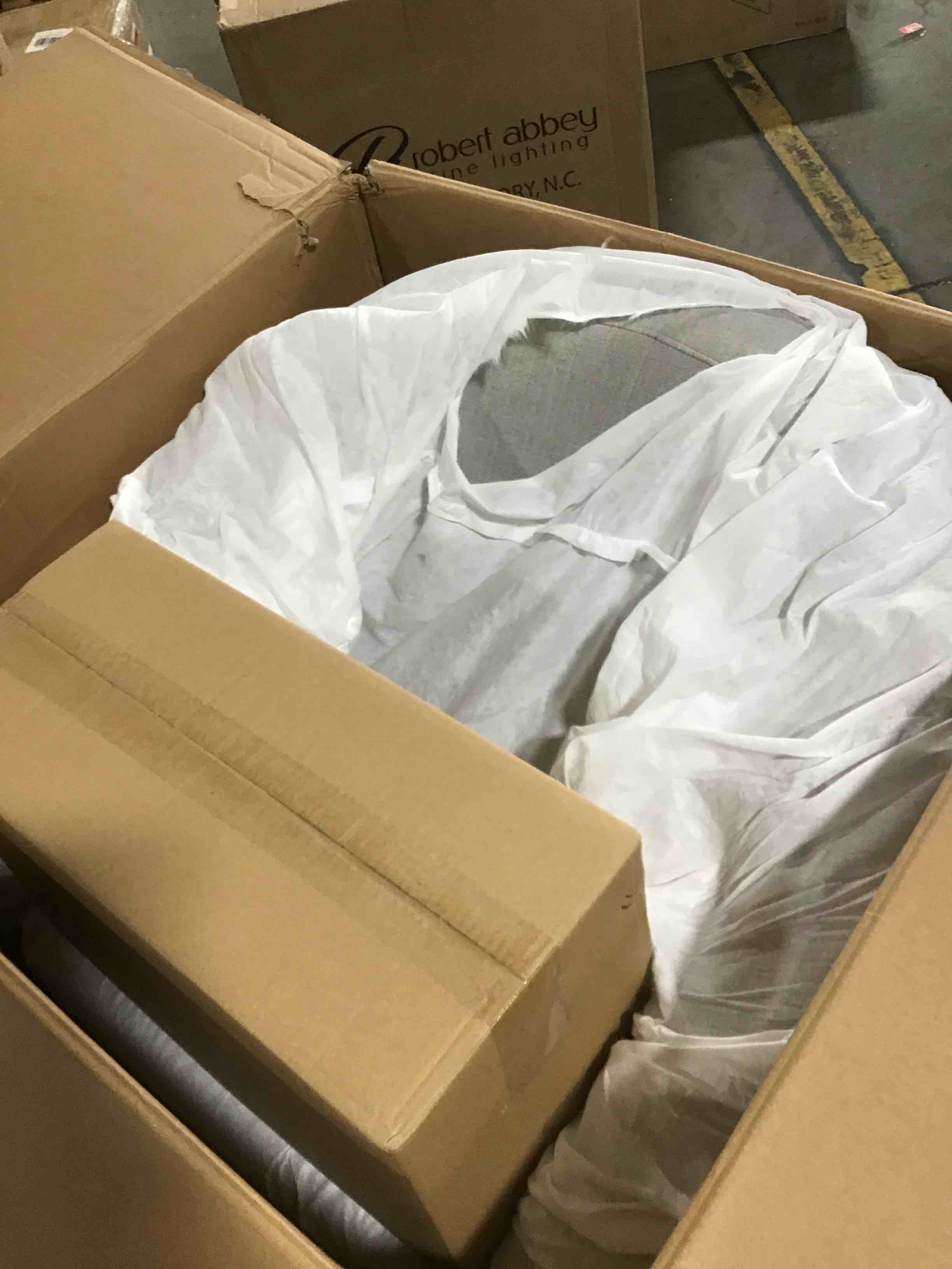 https://s3.amazonaws.com/lotting-images-prod/bidfta/RED5106776_1707230905121.jpeg