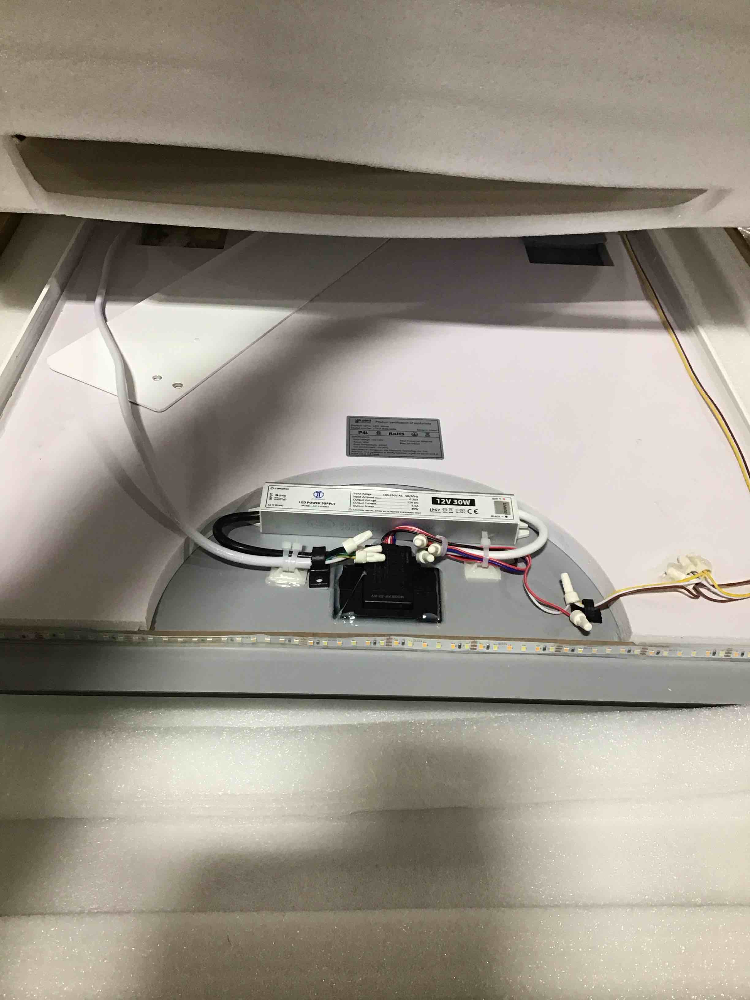 https://s3.amazonaws.com/lotting-images-prod/bidfta/RED5106892_1707398266667.jpeg