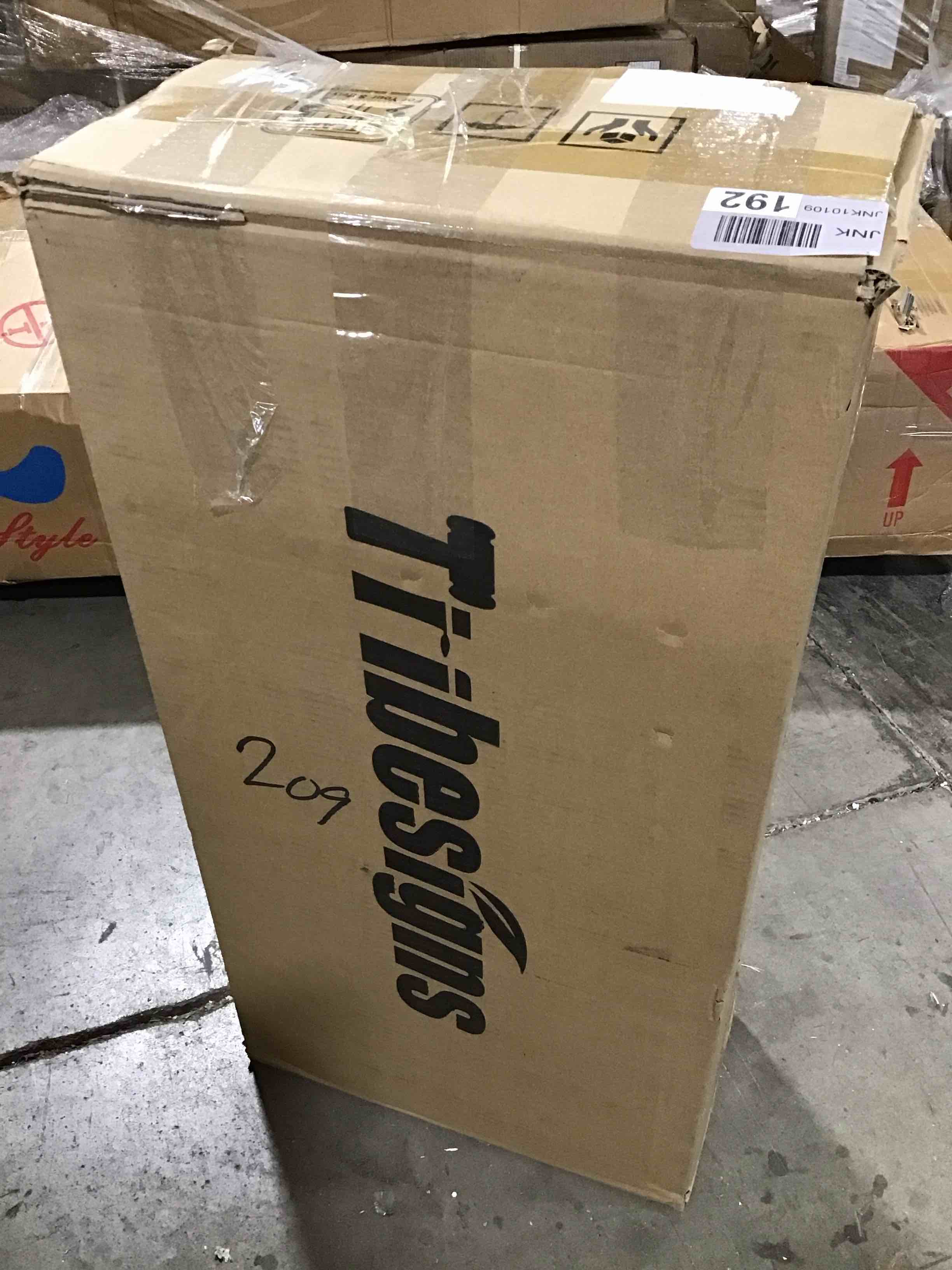 https://s3.amazonaws.com/lotting-images-prod/bidfta/RED5106911_1707408027827.jpeg