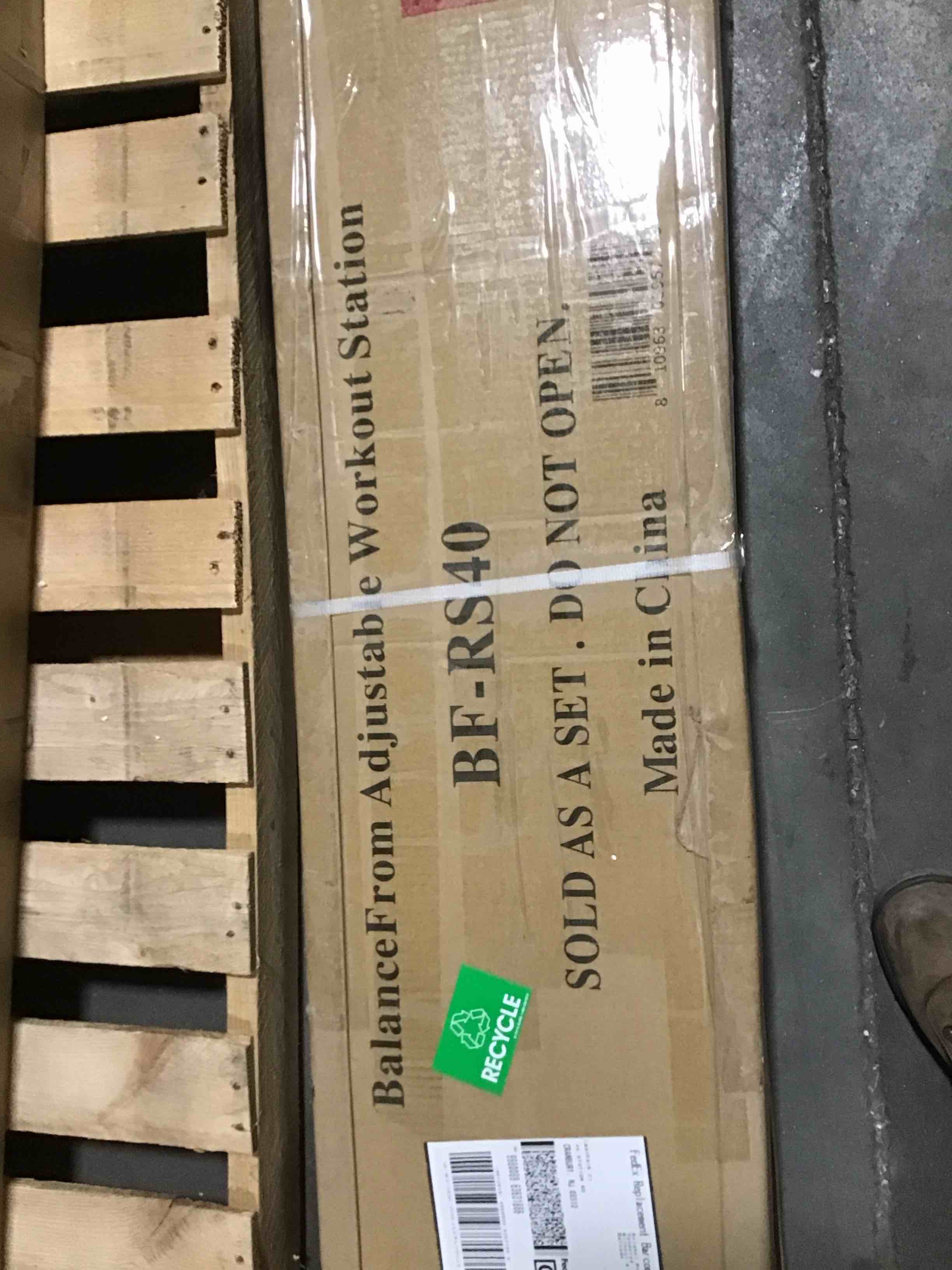 https://s3.amazonaws.com/lotting-images-prod/bidfta/RED5106972_1707494588846.jpeg