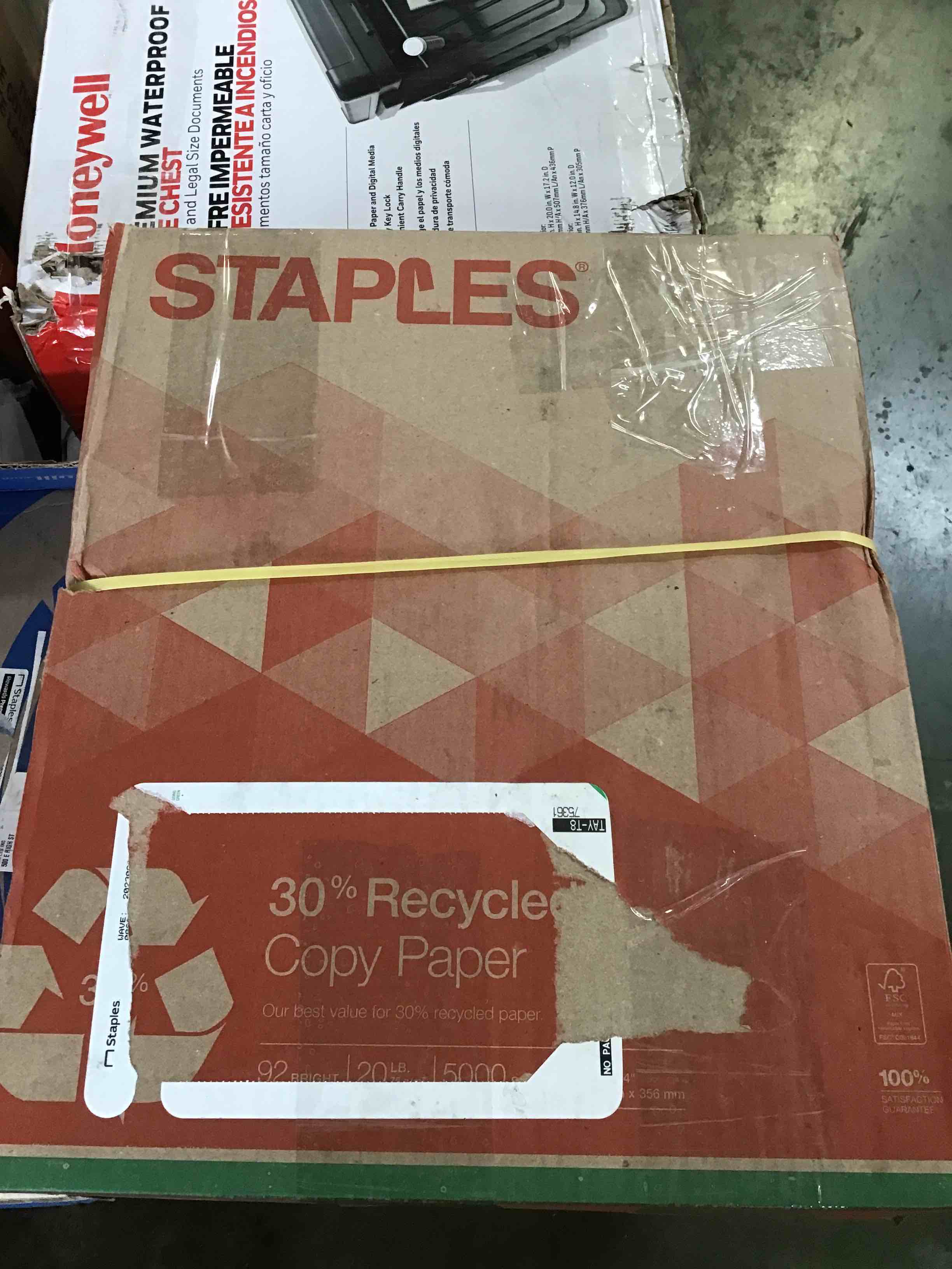 https://s3.amazonaws.com/lotting-images-prod/bidfta/RED5144994_1694010795882.jpeg