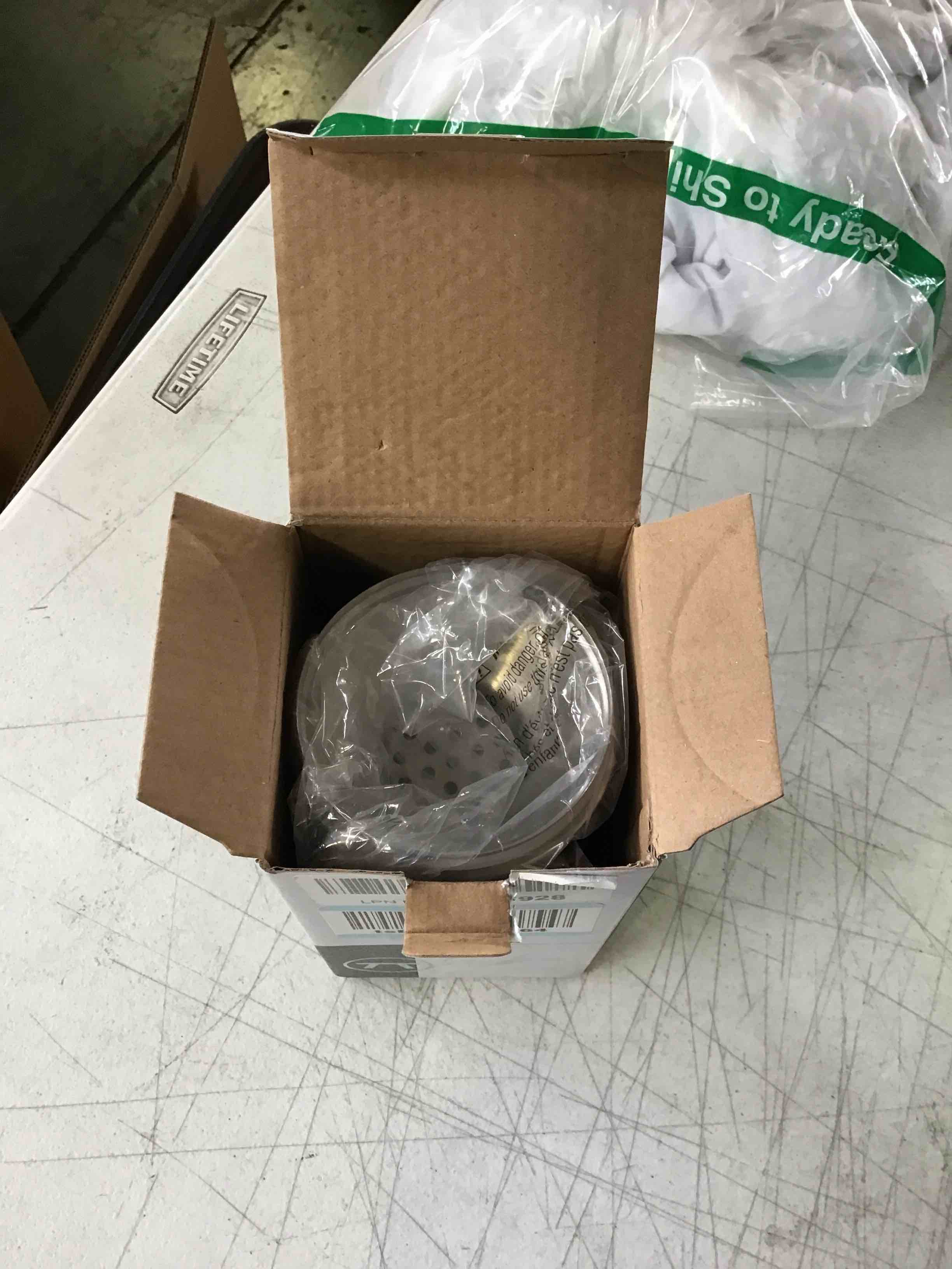 https://s3.amazonaws.com/lotting-images-prod/bidfta/RED5145178_1694104766395.jpeg