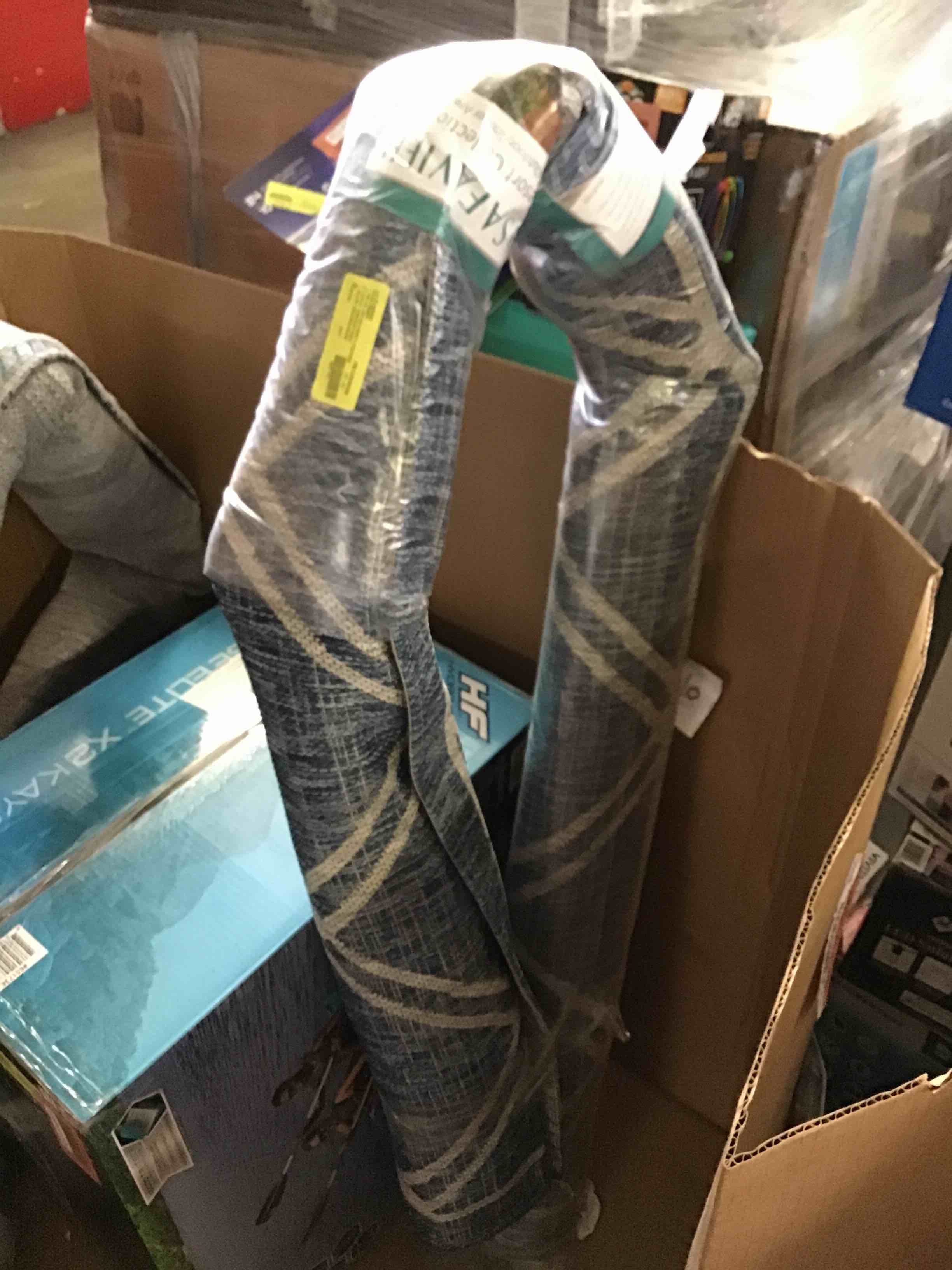 https://s3.amazonaws.com/lotting-images-prod/bidfta/RED5148653_1693241351514.jpeg