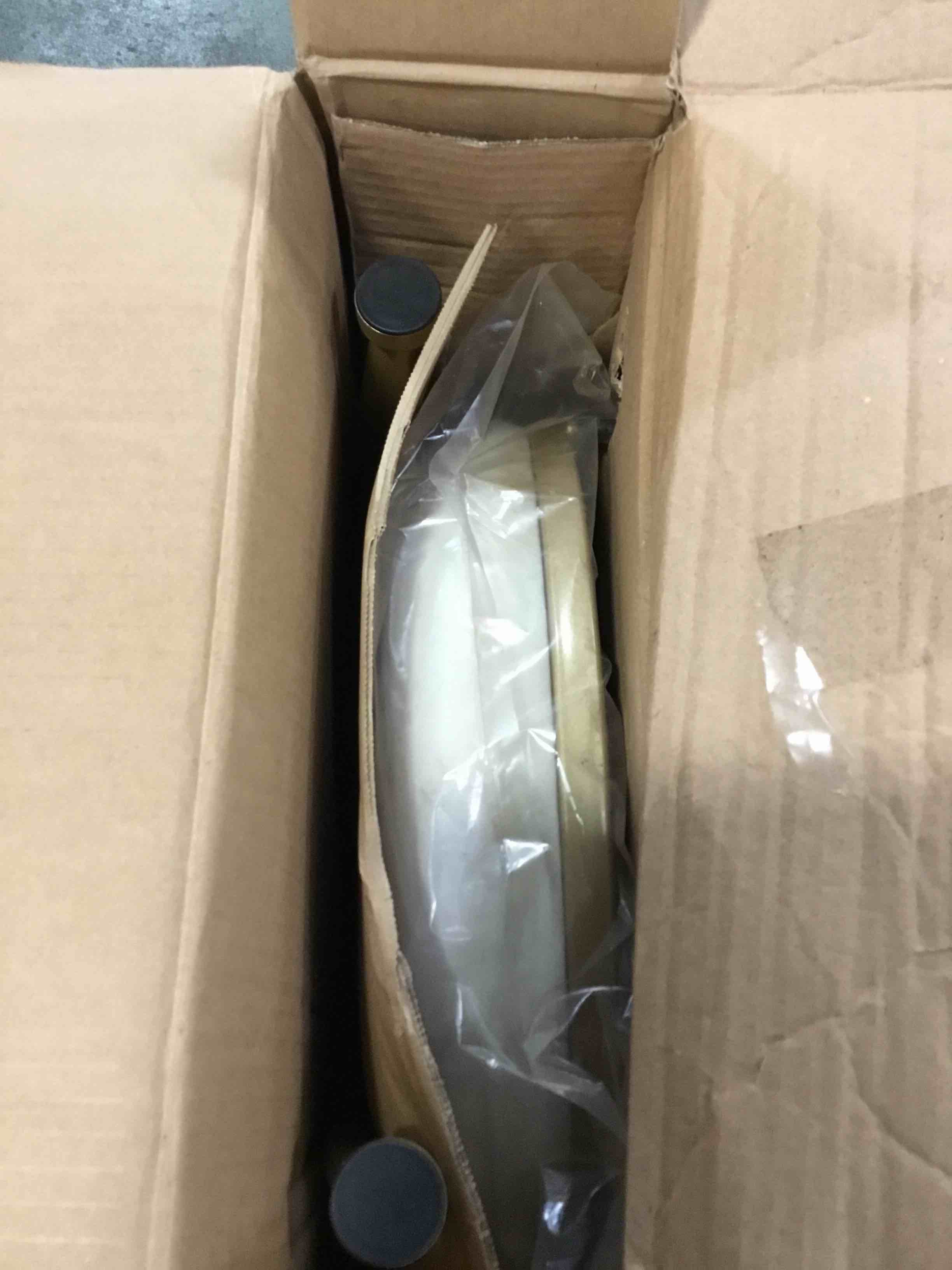 https://s3.amazonaws.com/lotting-images-prod/bidfta/RED5150046_1692969125071.jpeg