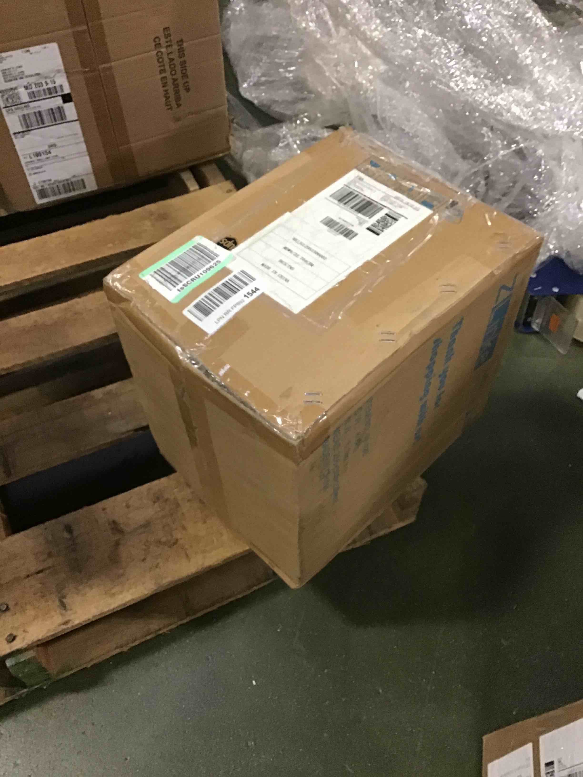 https://s3.amazonaws.com/lotting-images-prod/bidfta/RED5150359_1693308029009.jpeg