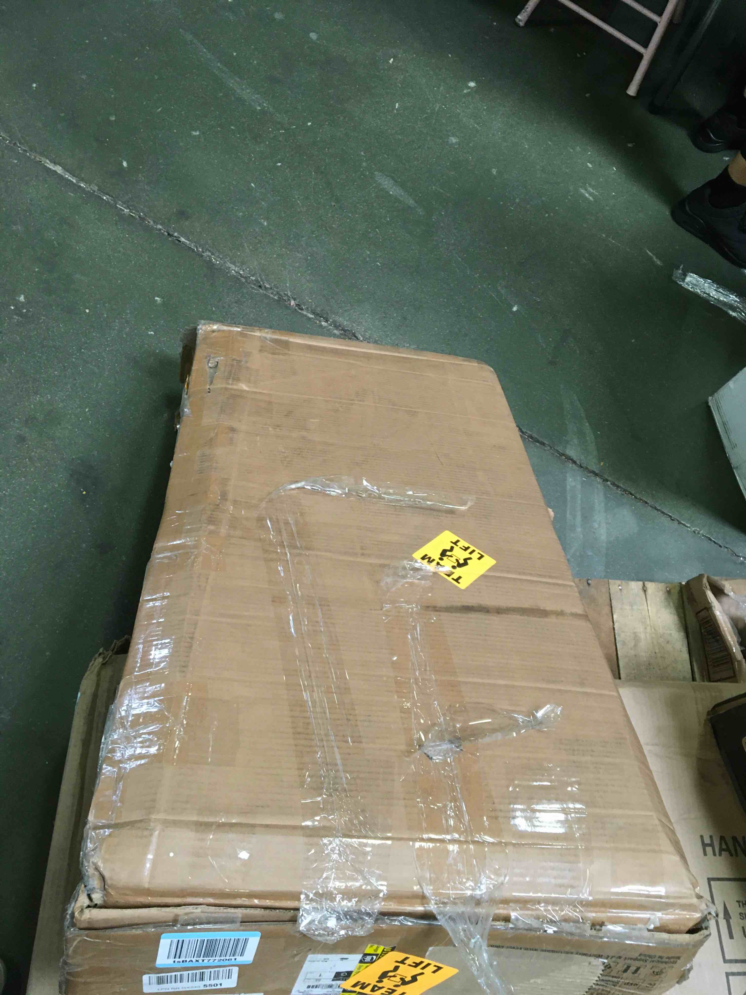 https://s3.amazonaws.com/lotting-images-prod/bidfta/RED5150393_1693322770932.jpeg