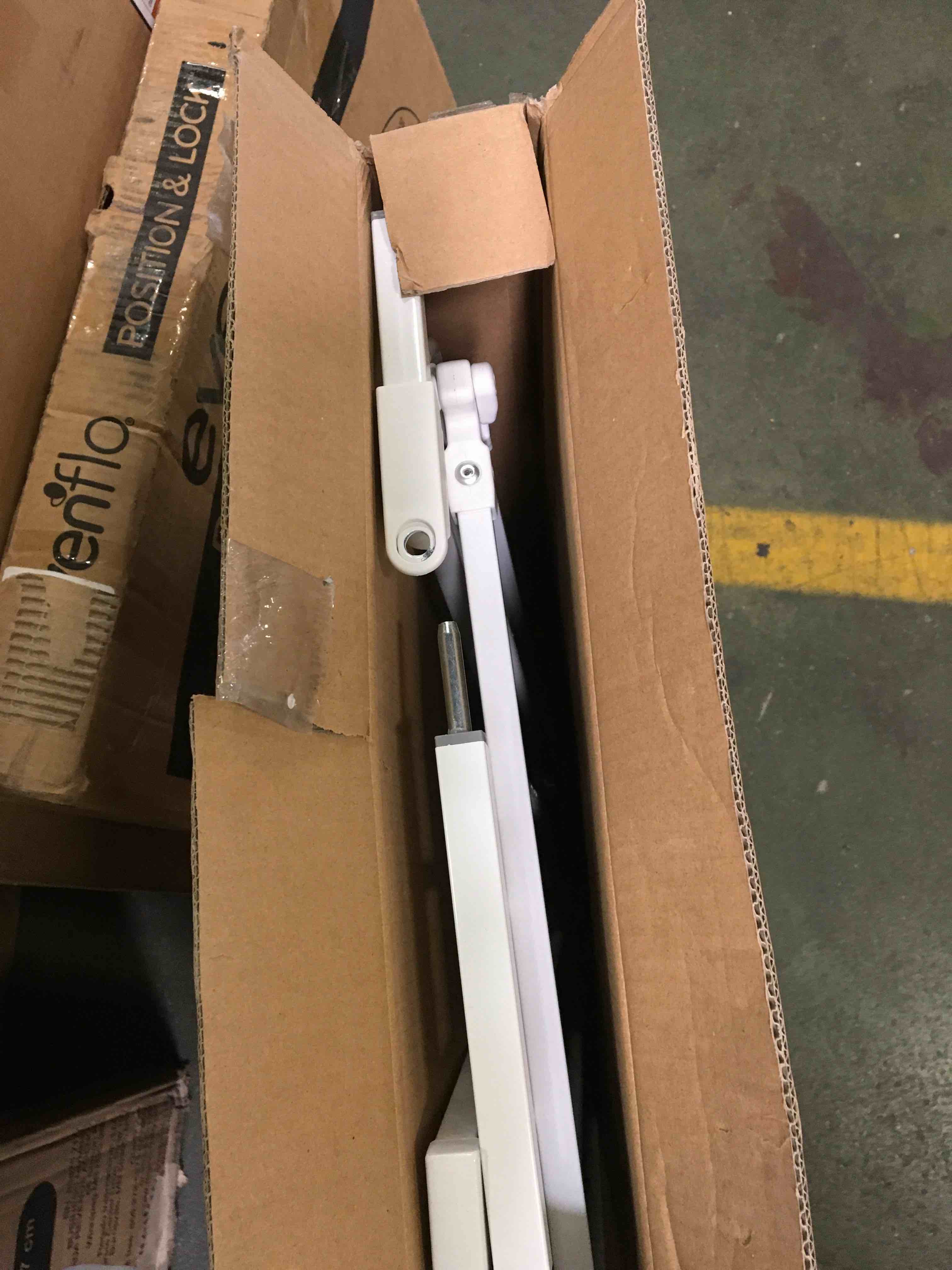 https://s3.amazonaws.com/lotting-images-prod/bidfta/RED5150399_1693323774532.jpeg