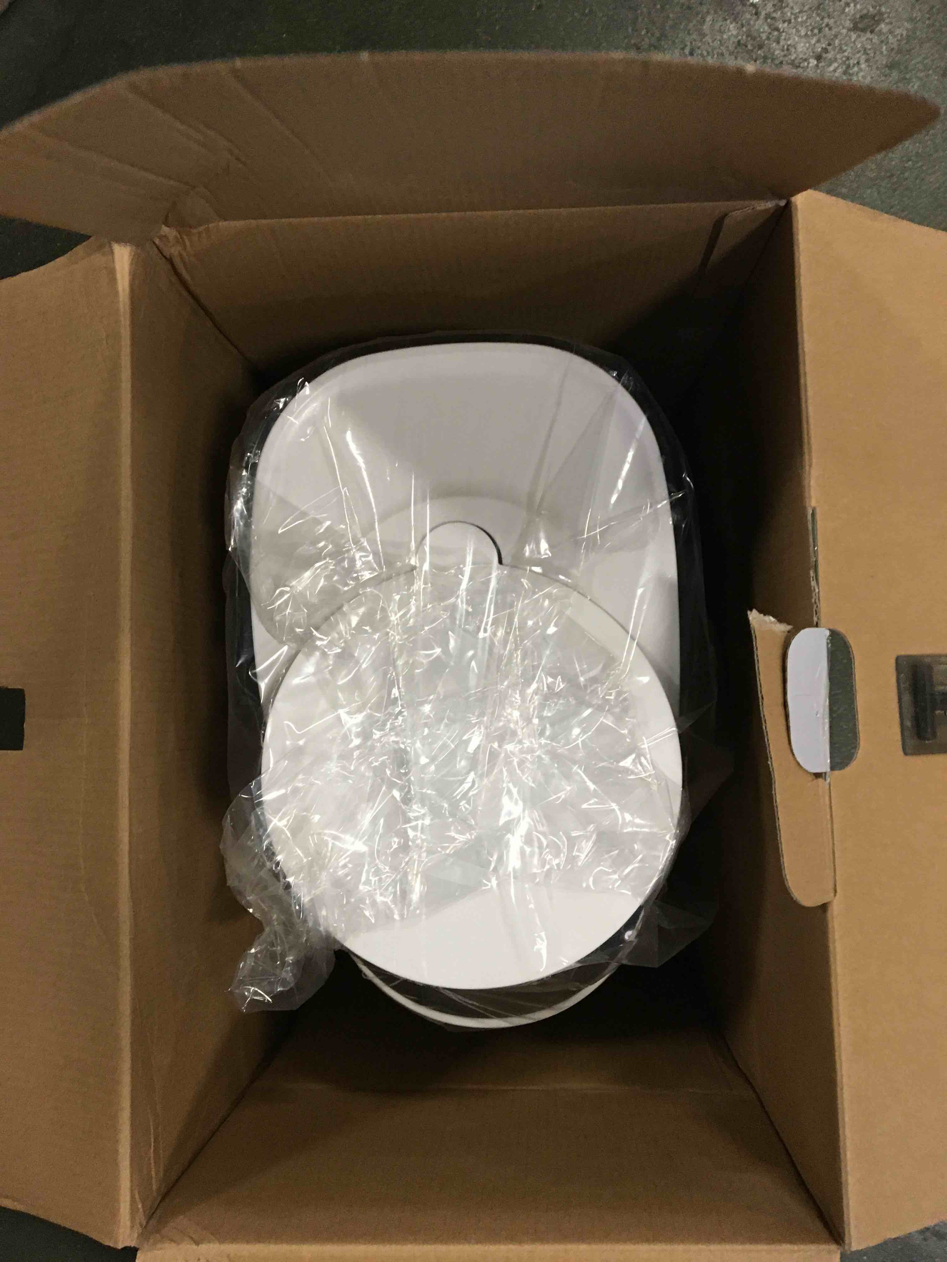 https://s3.amazonaws.com/lotting-images-prod/bidfta/RED5150473_1693398875302.jpeg