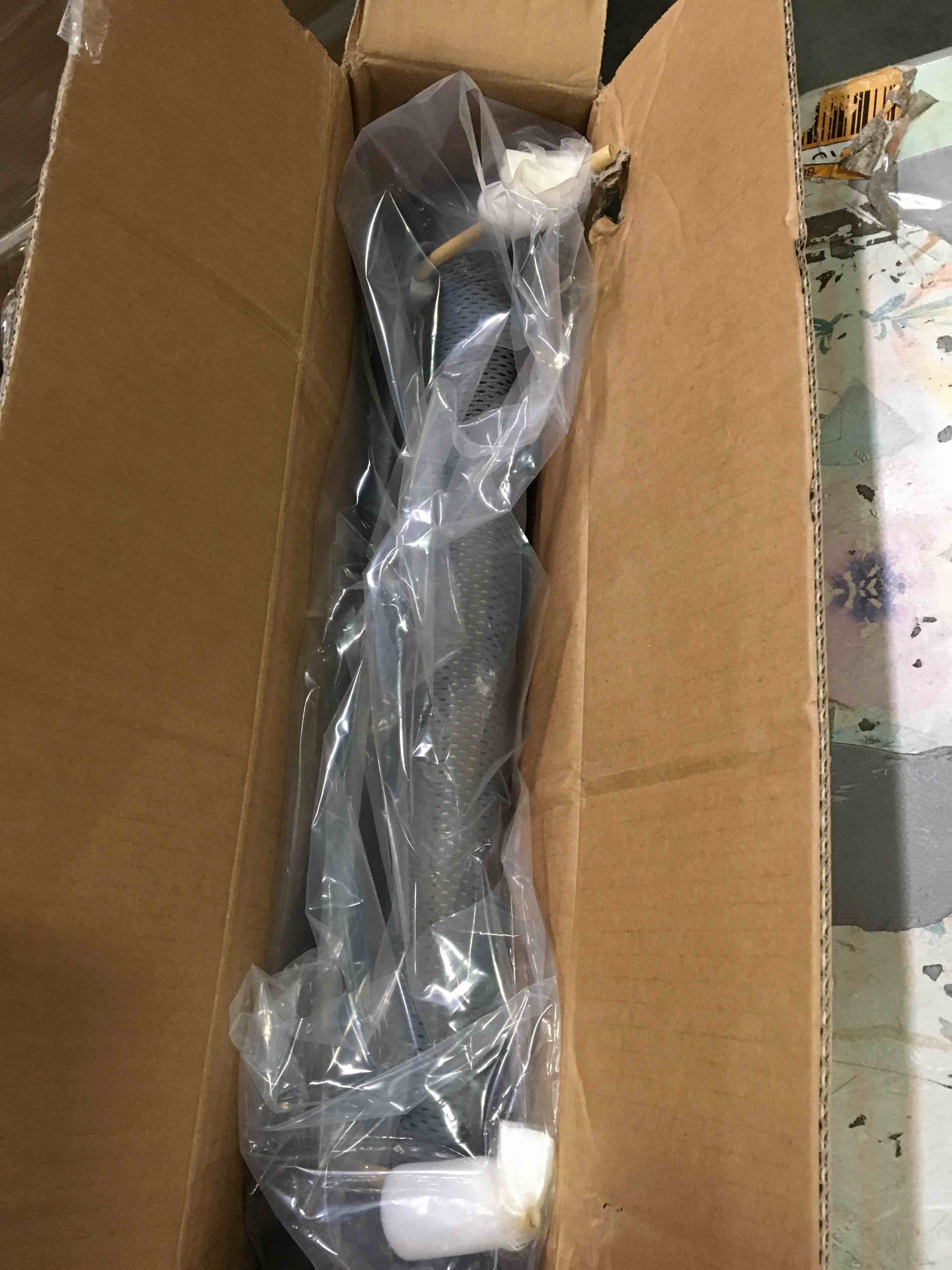 https://s3.amazonaws.com/lotting-images-prod/bidfta/RED5150478_1693399476155.jpeg