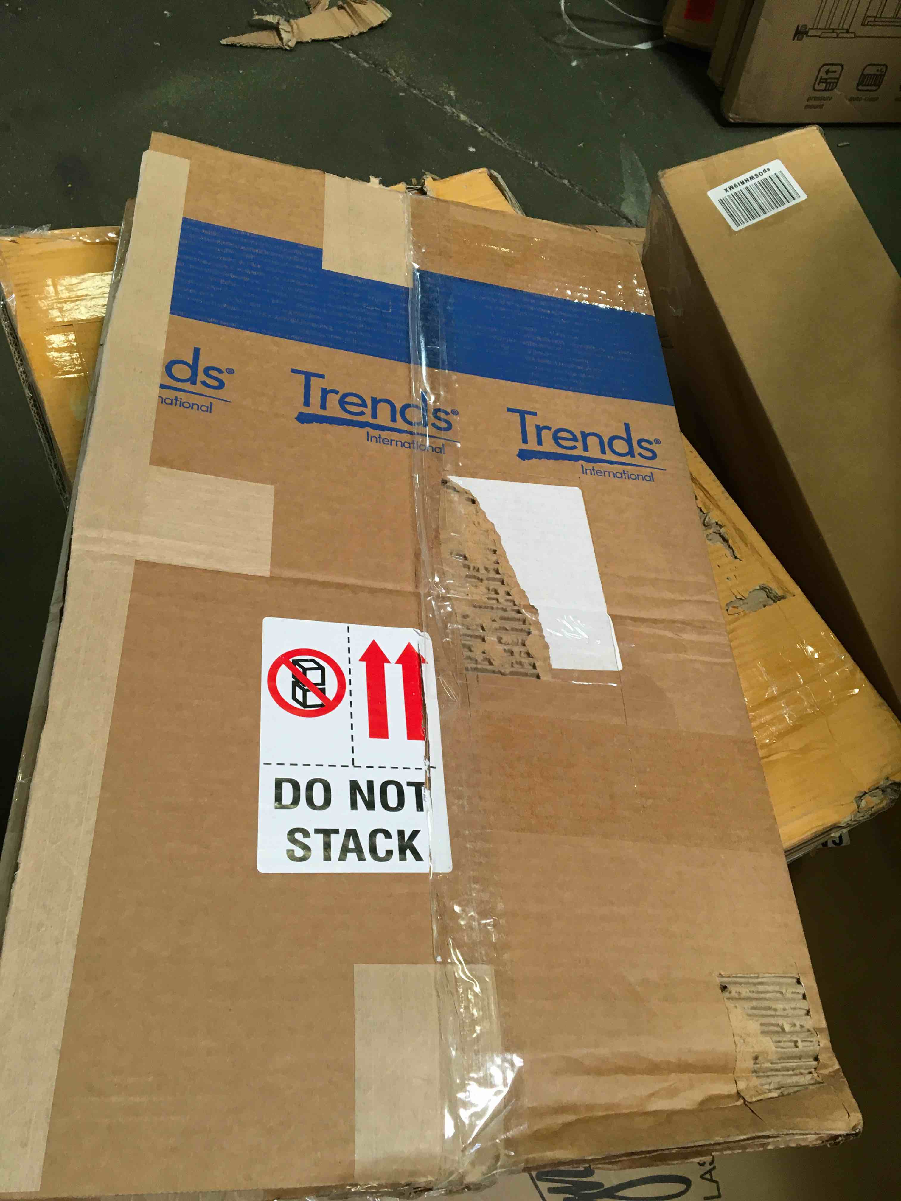 https://s3.amazonaws.com/lotting-images-prod/bidfta/RED5150510_1693407572894.jpeg