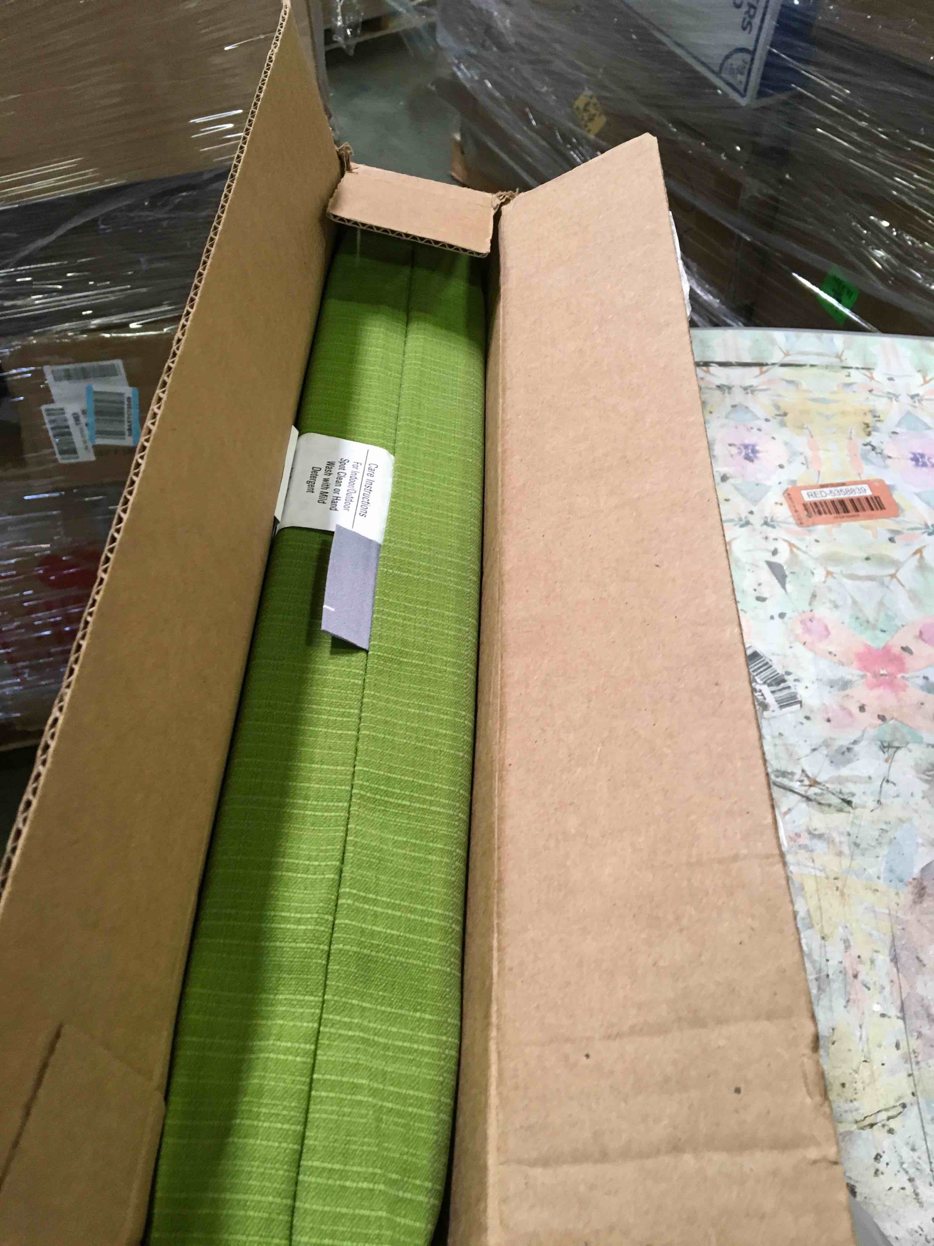 https://s3.amazonaws.com/lotting-images-prod/bidfta/RED5150531_1693411575164.jpeg