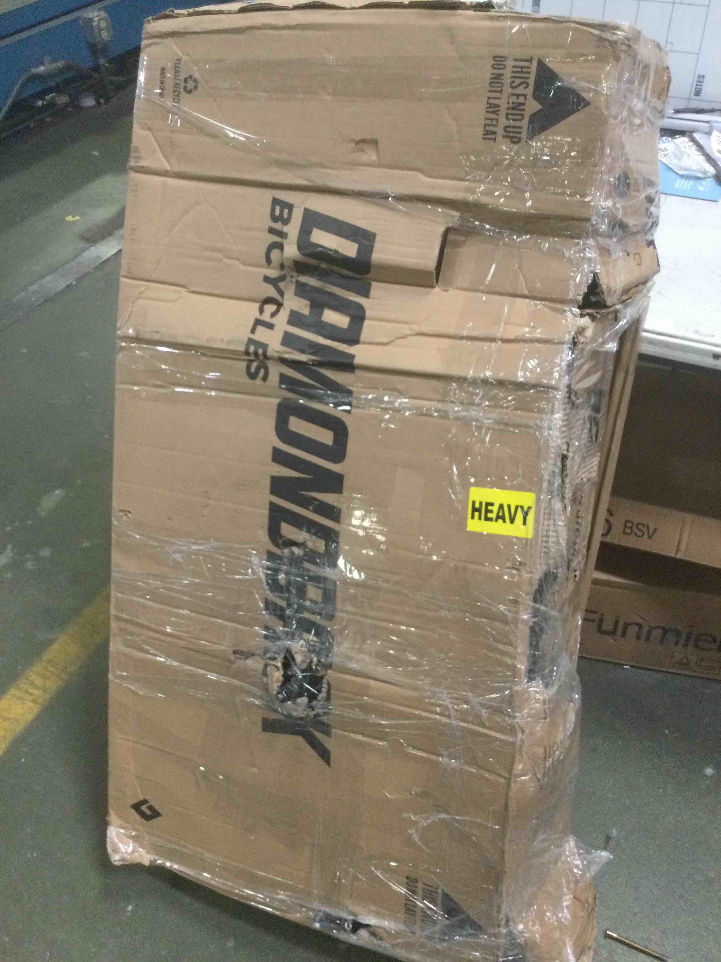https://s3.amazonaws.com/lotting-images-prod/bidfta/RED5150857_1693575640136.jpeg
