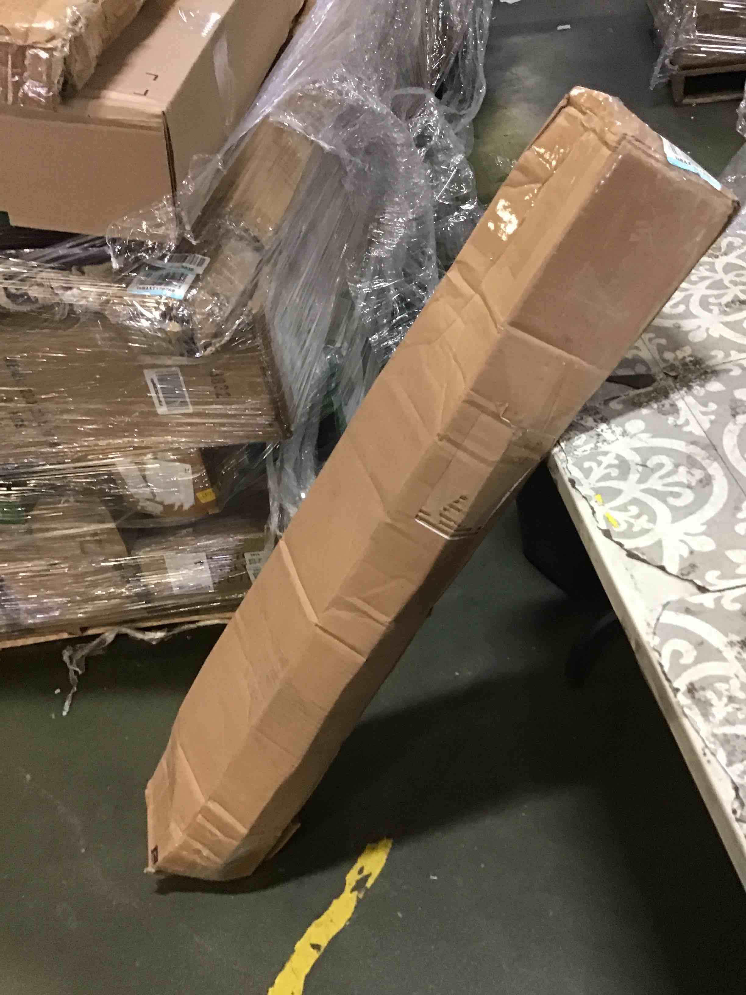 https://s3.amazonaws.com/lotting-images-prod/bidfta/RED5151252_1694092467154.jpeg