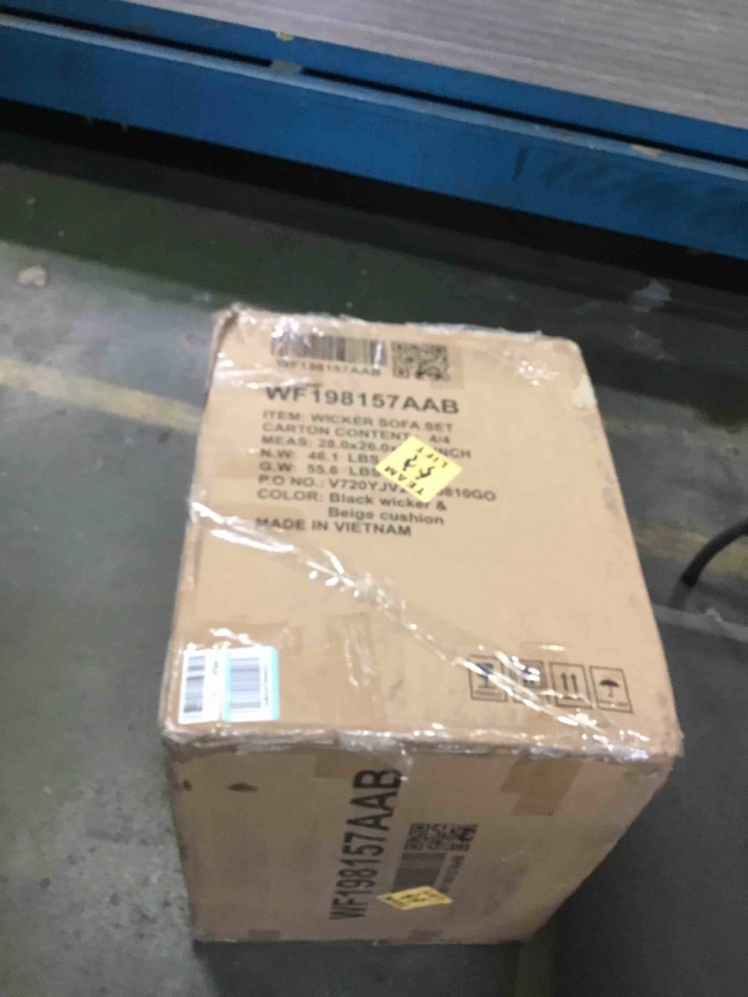 https://s3.amazonaws.com/lotting-images-prod/bidfta/RED5152973_1692975056501.jpeg